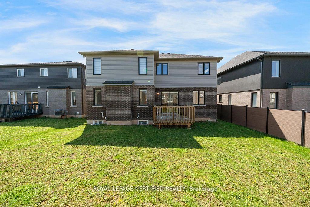 Photo 42 of 8077 Brookside Drive, Niagara Falls, Ascot — HOMEH