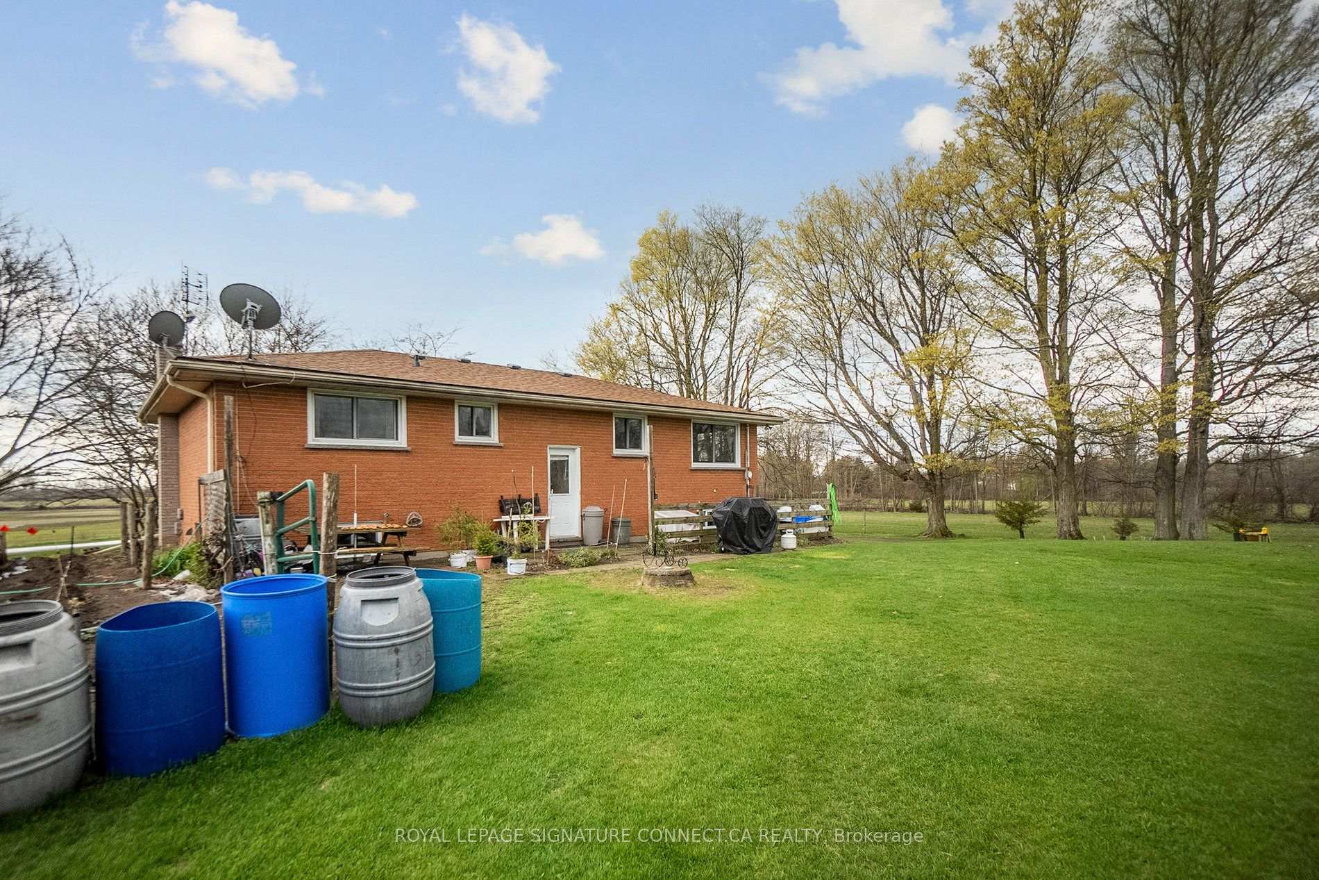 Photo 2 of 283 Inman Road, Haldimand, Dunnville — HOMEH