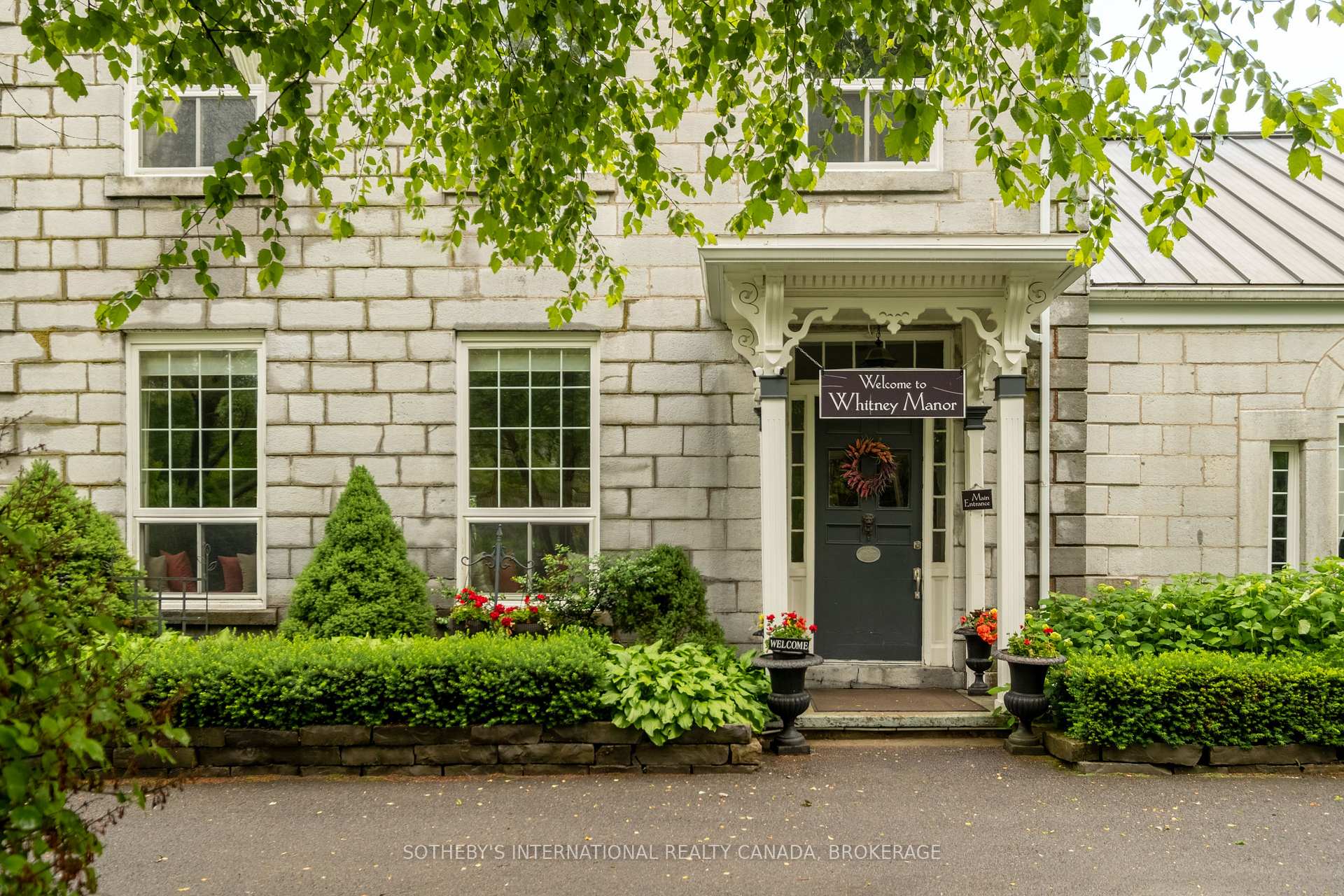 Photo 2 of 8 Starr Place, Kingston, Kingston East (Incl CFB Kingston) — HOMEH