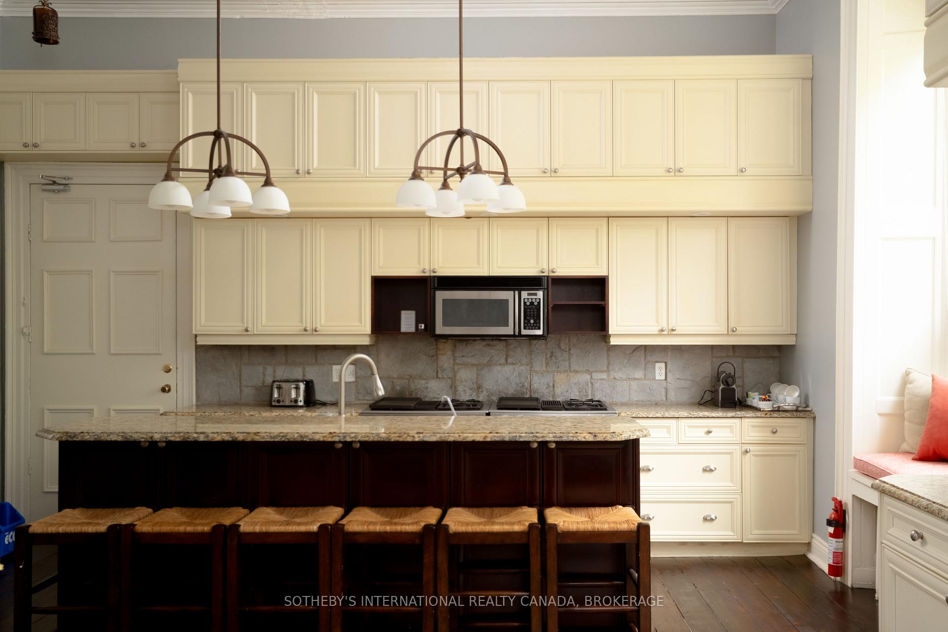 Photo 10 of 8 Starr Place, Kingston, Kingston East (Incl CFB Kingston) — HOMEH