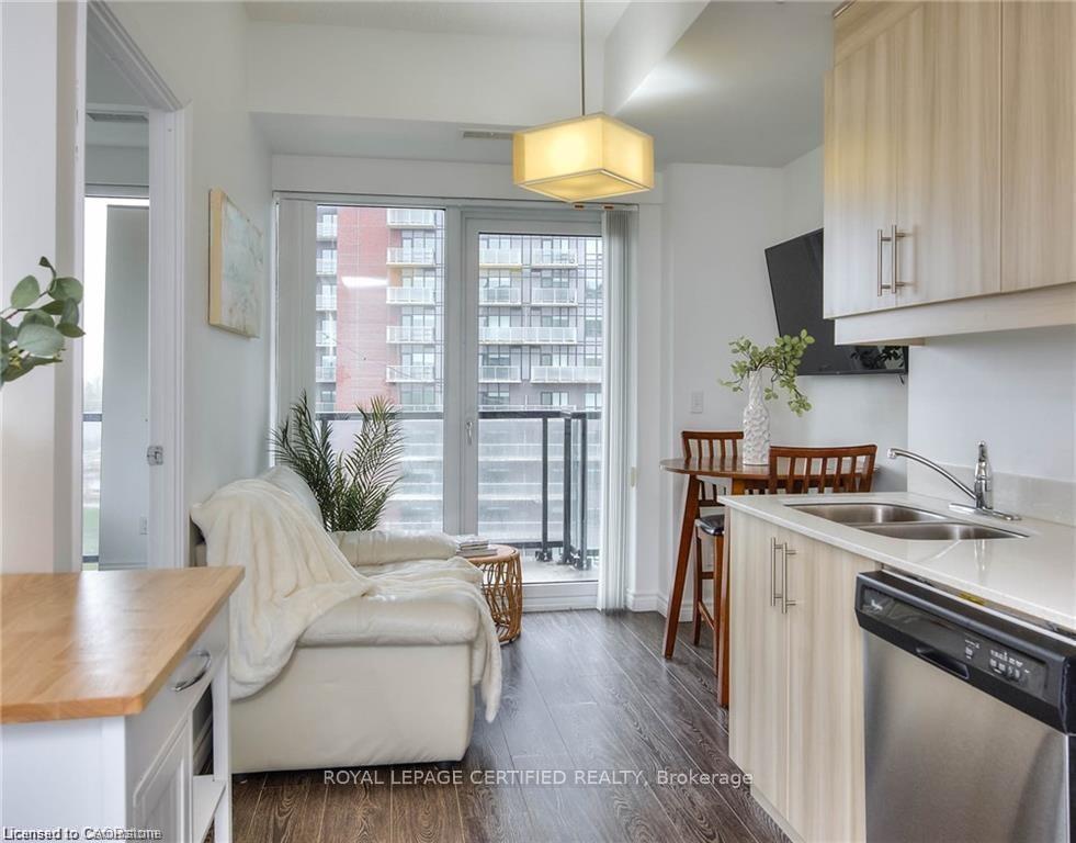 Photo 4 of Unit 901, 160 King Street N, Waterloo, Uptown West — HOMEH