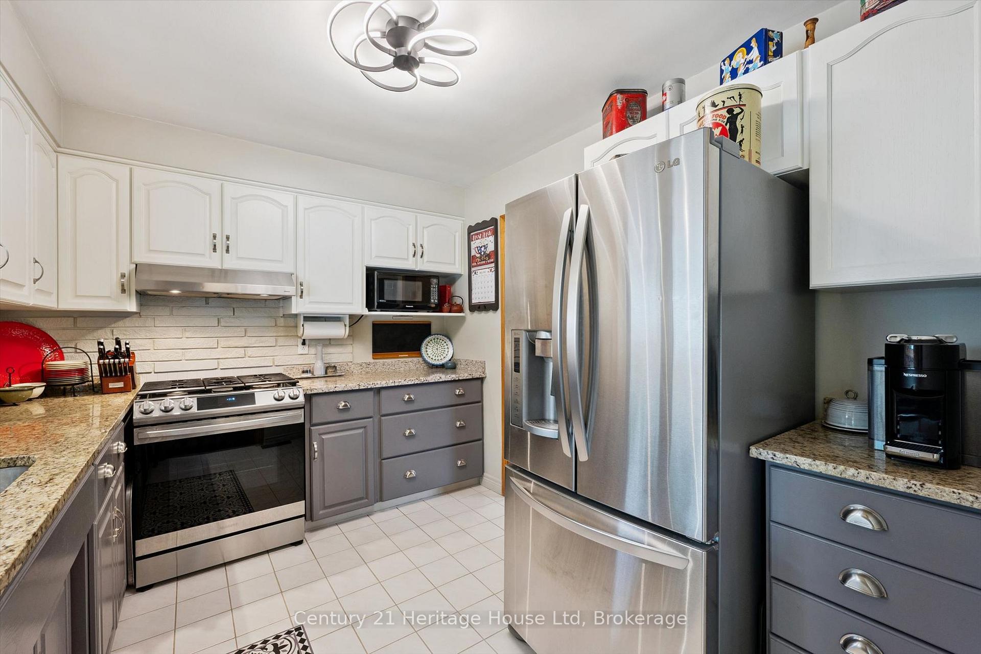 Photo 13 of 44 Inverness Drive, Guelph, Victoria North — HOMEH