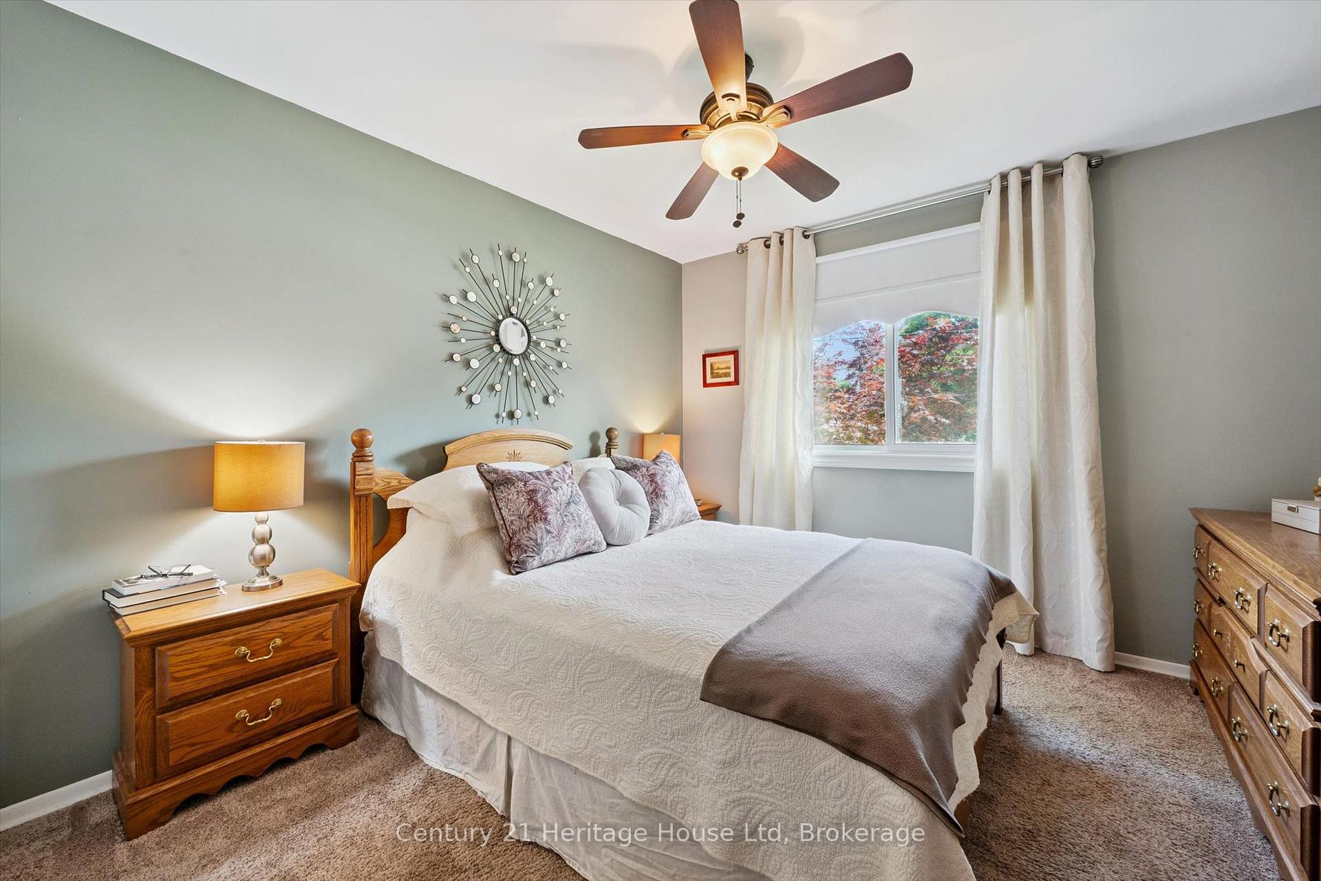 Photo 15 of 44 Inverness Drive, Guelph, Victoria North — HOMEH
