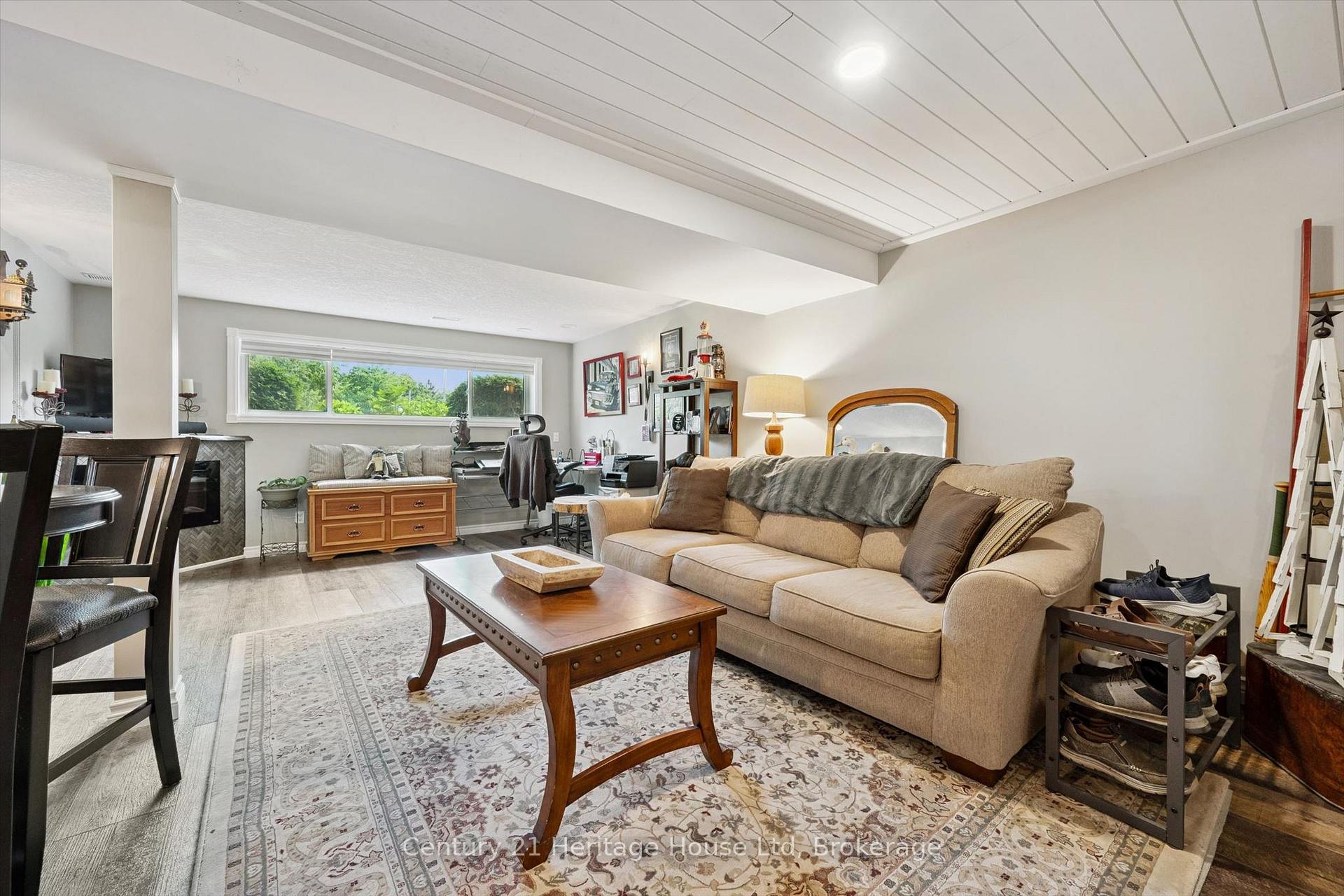 Photo 26 of 44 Inverness Drive, Guelph, Victoria North — HOMEH