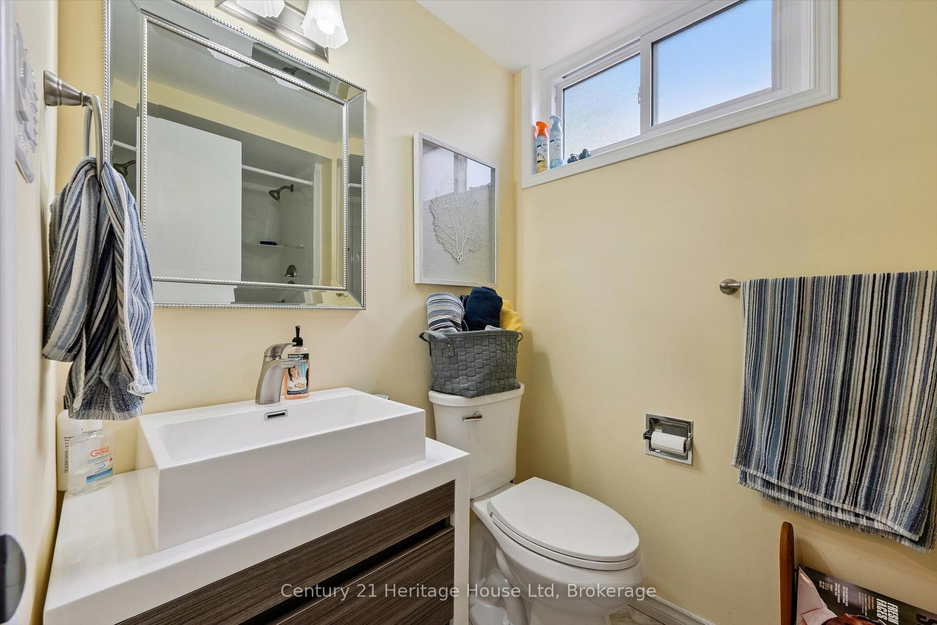 Photo 28 of 44 Inverness Drive, Guelph, Victoria North — HOMEH