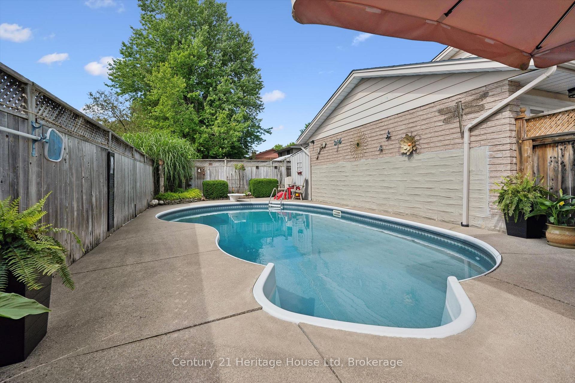 Photo 29 of 44 Inverness Drive, Guelph, Victoria North — HOMEH