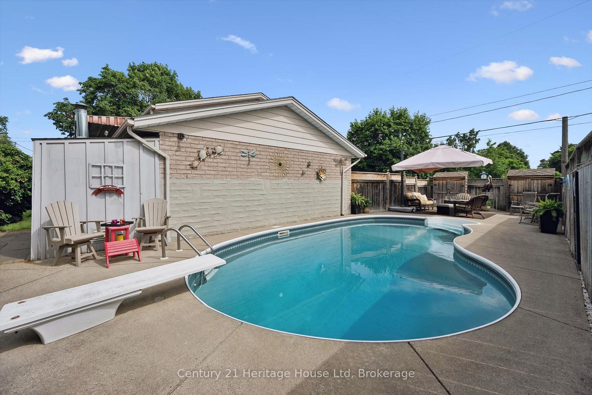 Photo 30 of 44 Inverness Drive, Guelph, Victoria North — HOMEH
