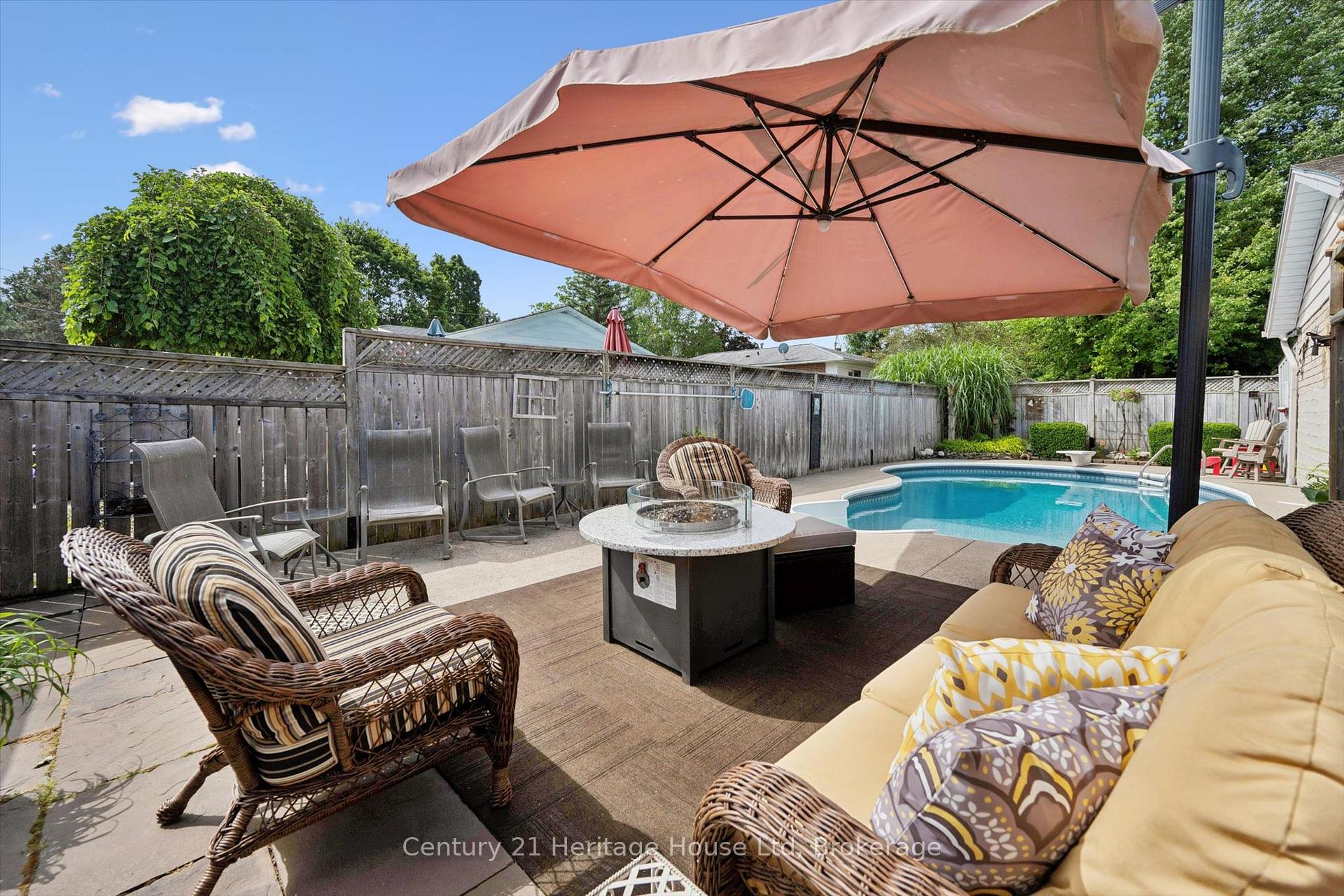 Photo 34 of 44 Inverness Drive, Guelph, Victoria North — HOMEH