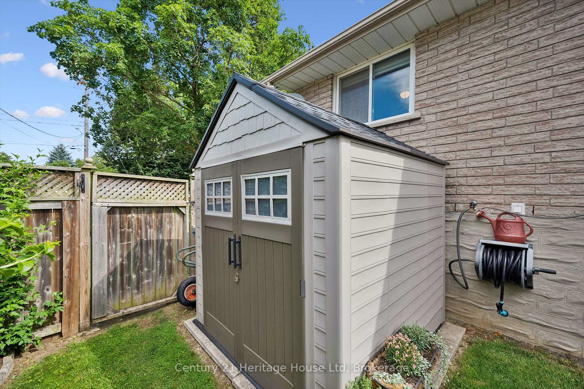Photo 39 of 44 Inverness Drive, Guelph, Victoria North — HOMEH