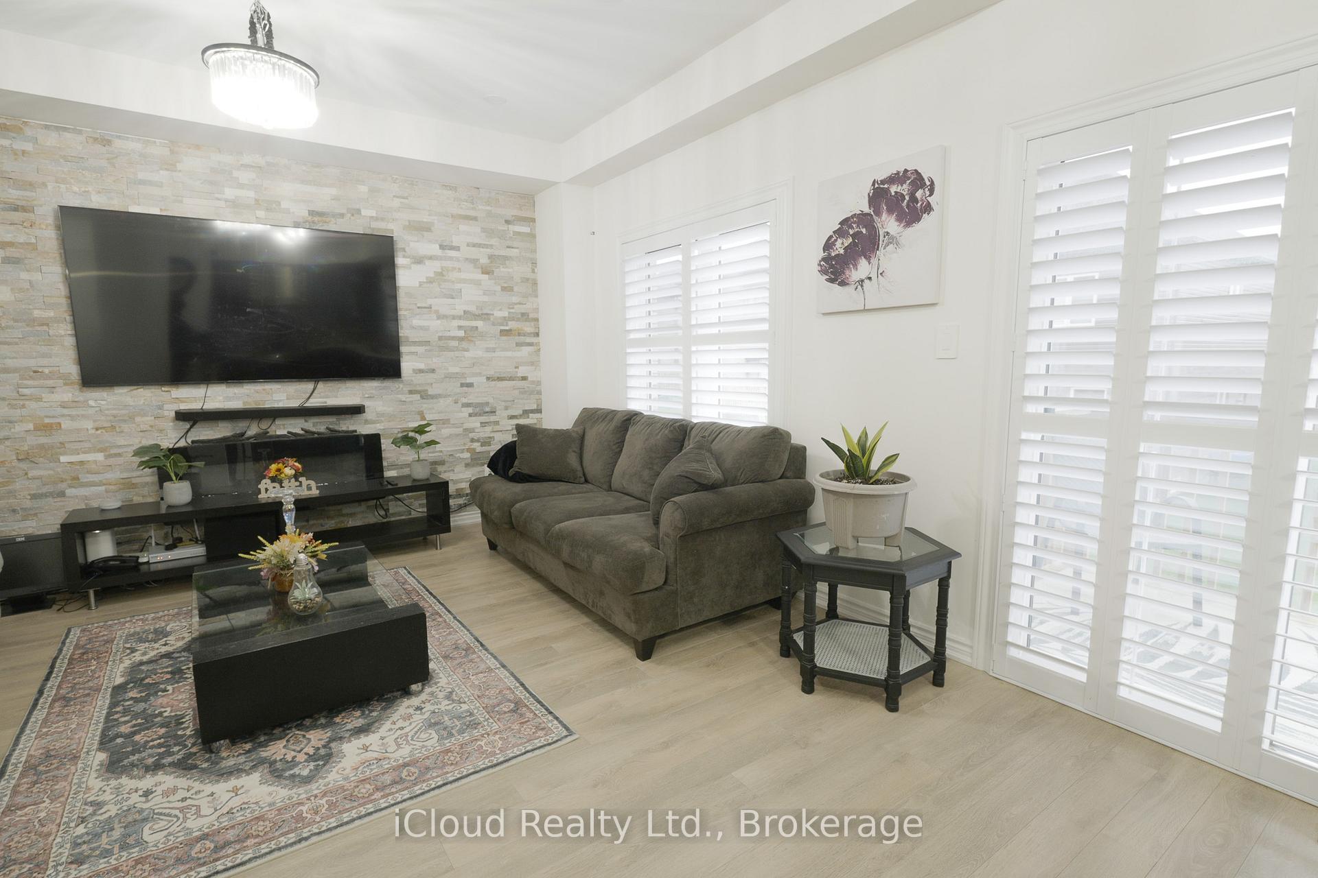 Photo 4 of 8 Whitton Drive, Brant, Paris — HOMEH