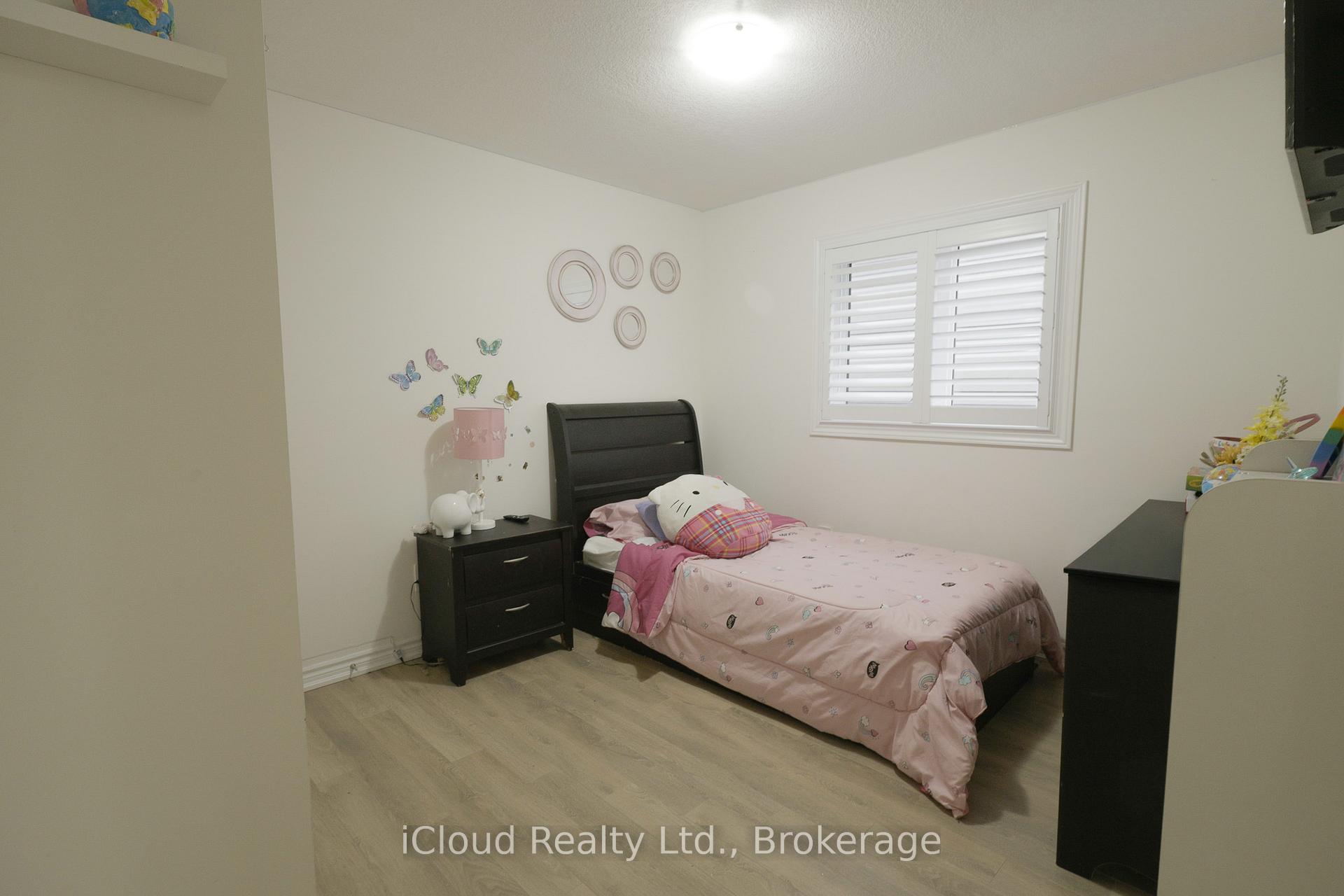 Photo 13 of 8 Whitton Drive, Brant, Paris — HOMEH