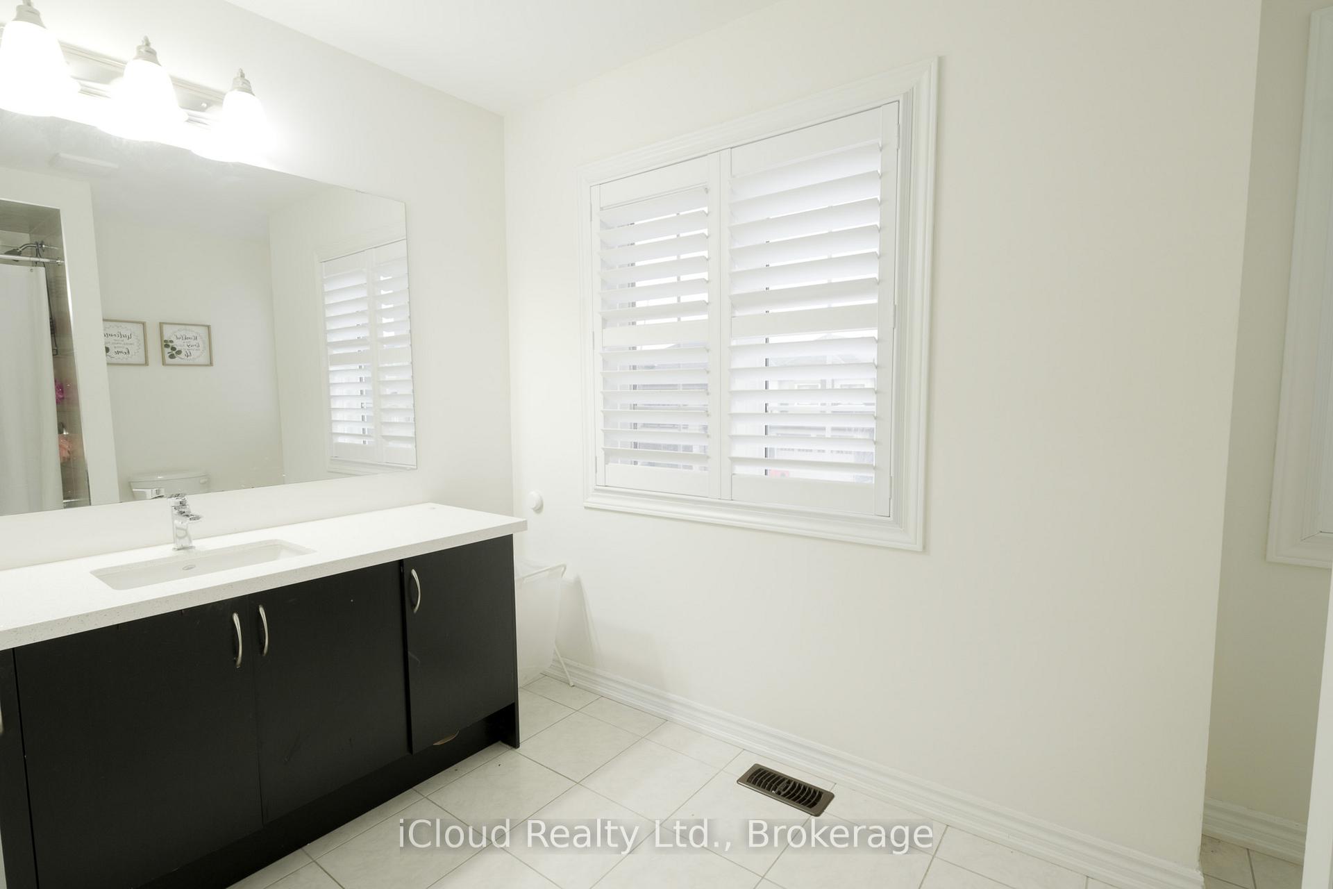 Photo 16 of 8 Whitton Drive, Brant, Paris — HOMEH