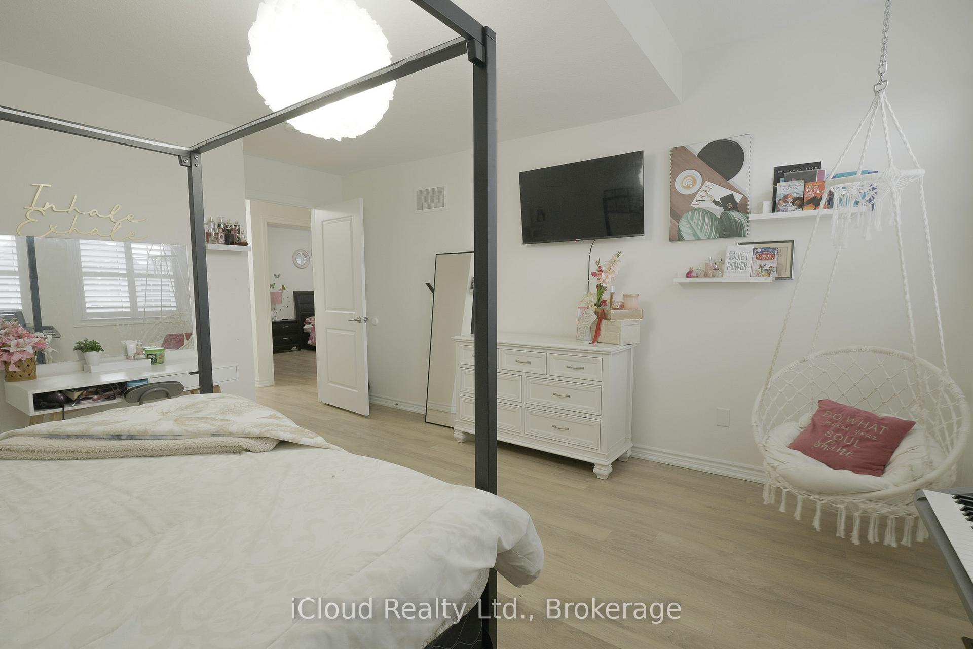 Photo 19 of 8 Whitton Drive, Brant, Paris — HOMEH