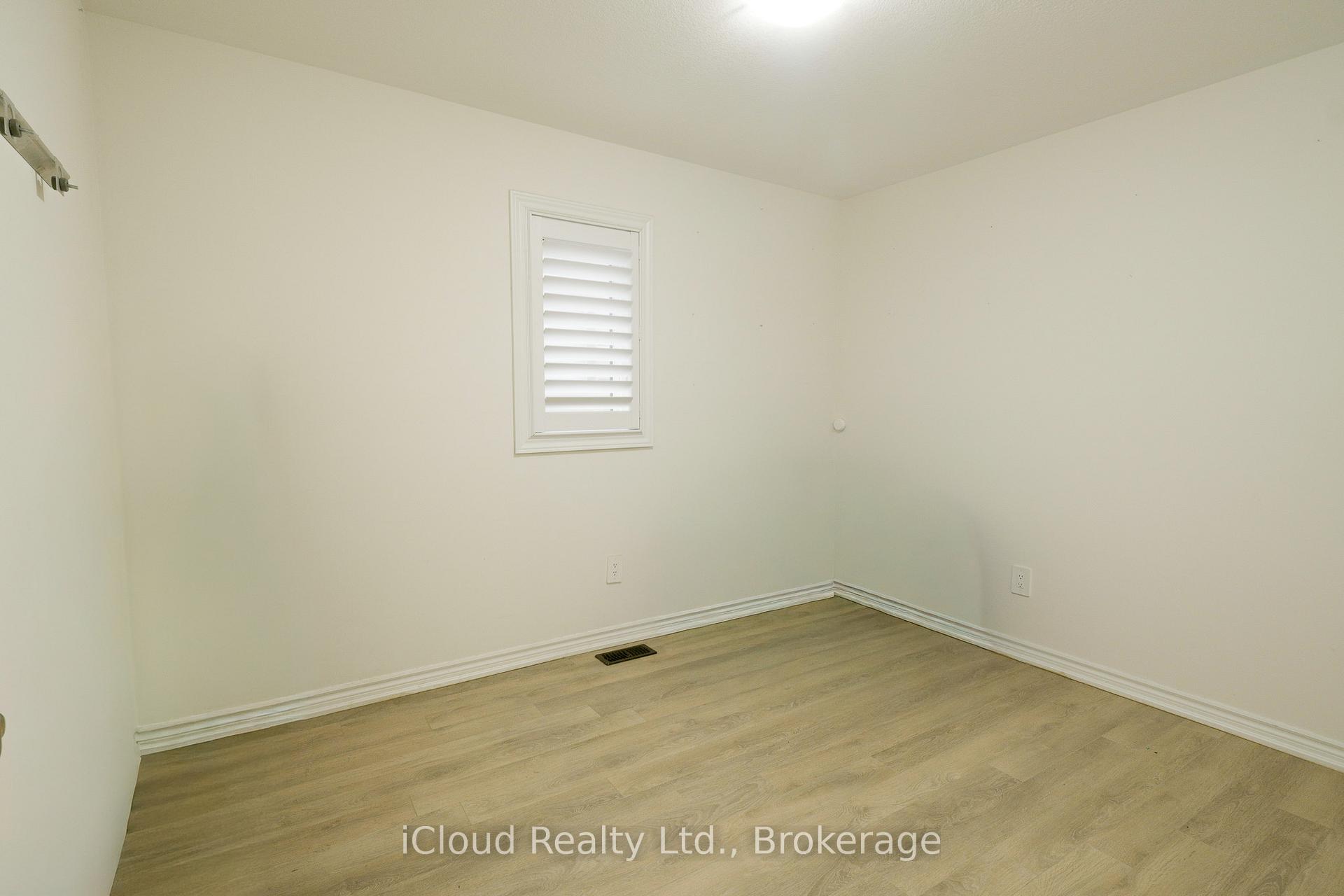 Photo 22 of 8 Whitton Drive, Brant, Paris — HOMEH