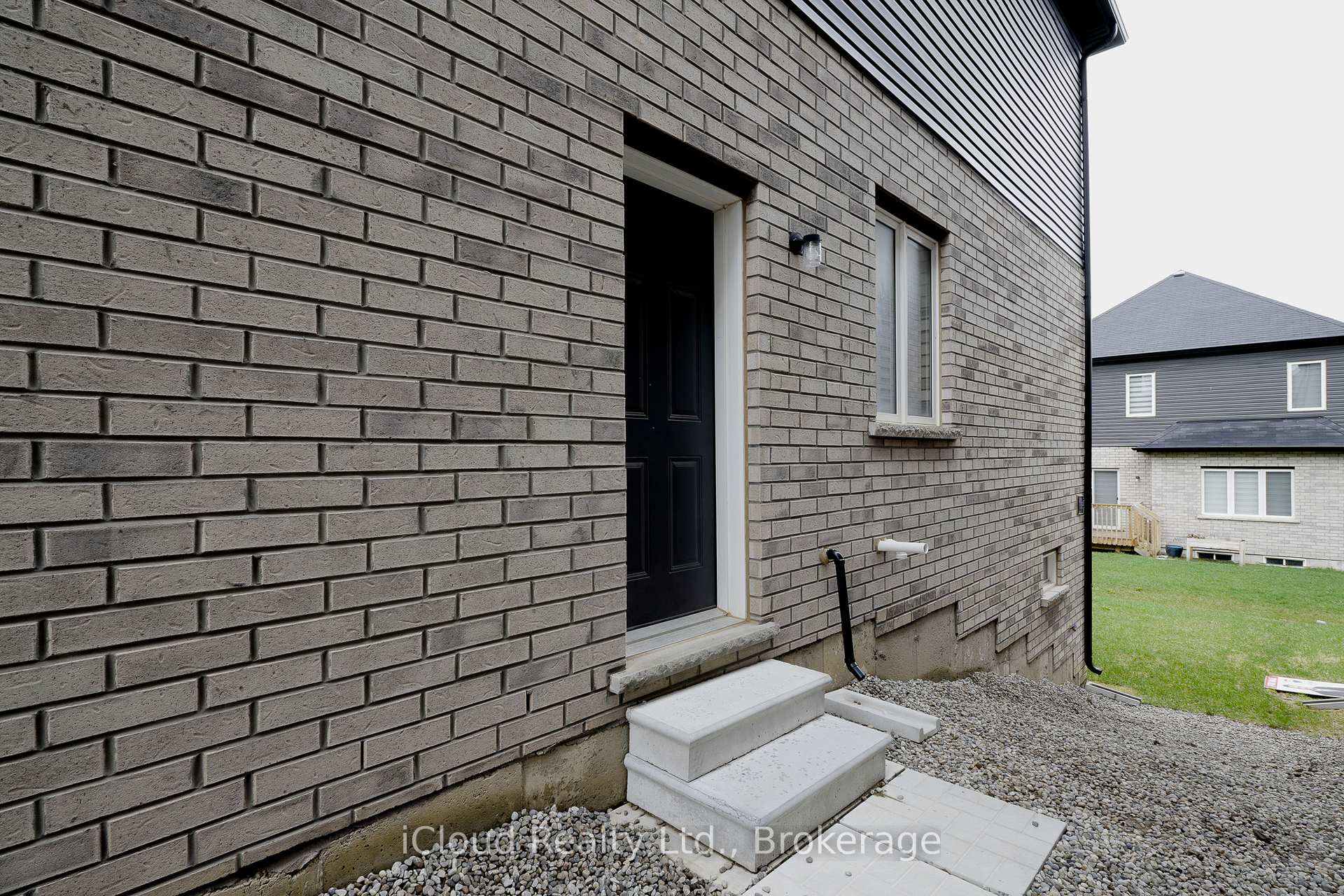 Photo 30 of 8 Whitton Drive, Brant, Paris — HOMEH