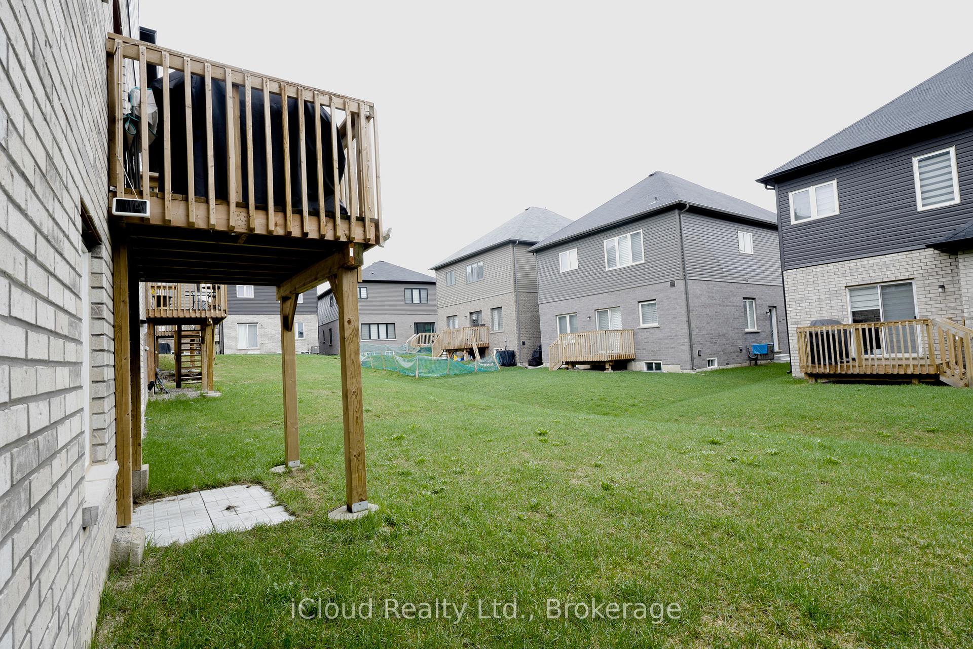 Photo 31 of 8 Whitton Drive, Brant, Paris — HOMEH