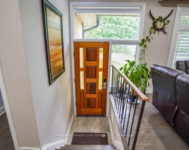 Photo 2 of Unit MAIN FLOOR, 6 Gretna Drive, Brampton, Northwood Park — HOMEH