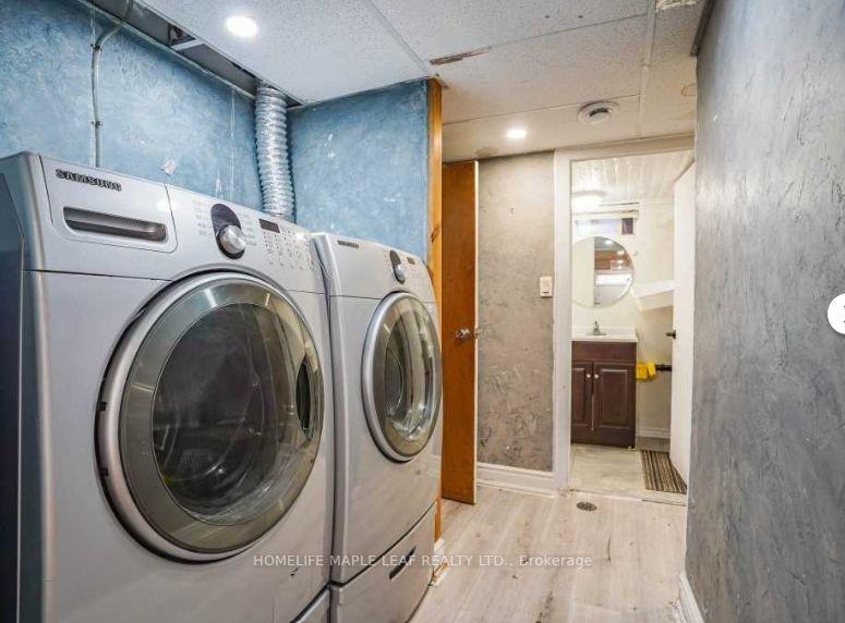 Photo 11 of Unit MAIN FLOOR, 6 Gretna Drive, Brampton, Northwood Park — HOMEH