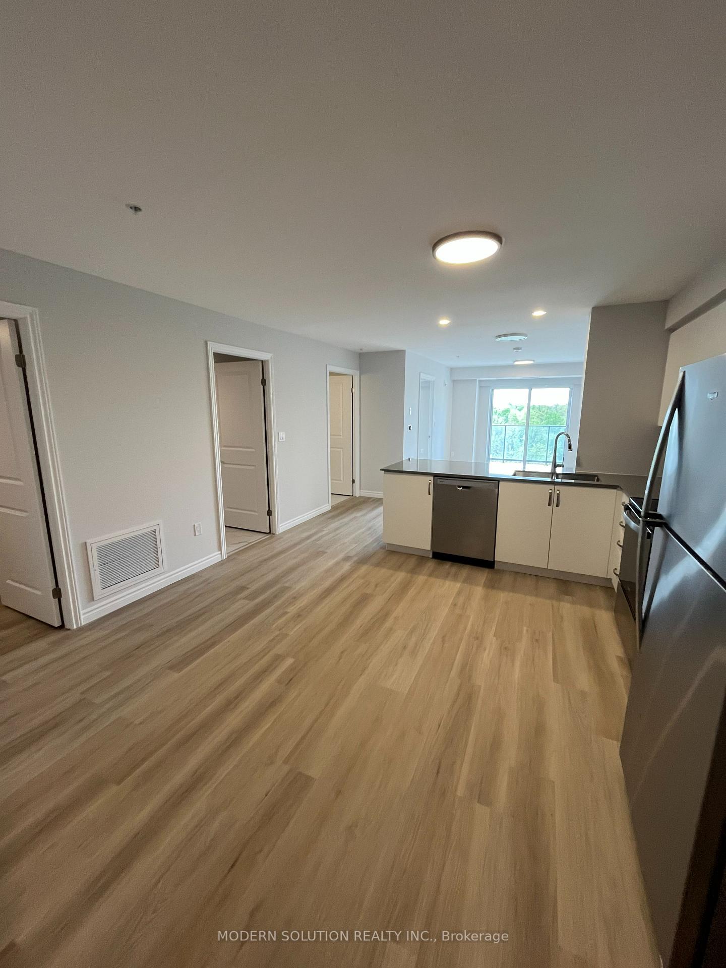 Photo 4 of Unit 804, 425 Watson Parkway N, Guelph, Grange Road — HOMEH
