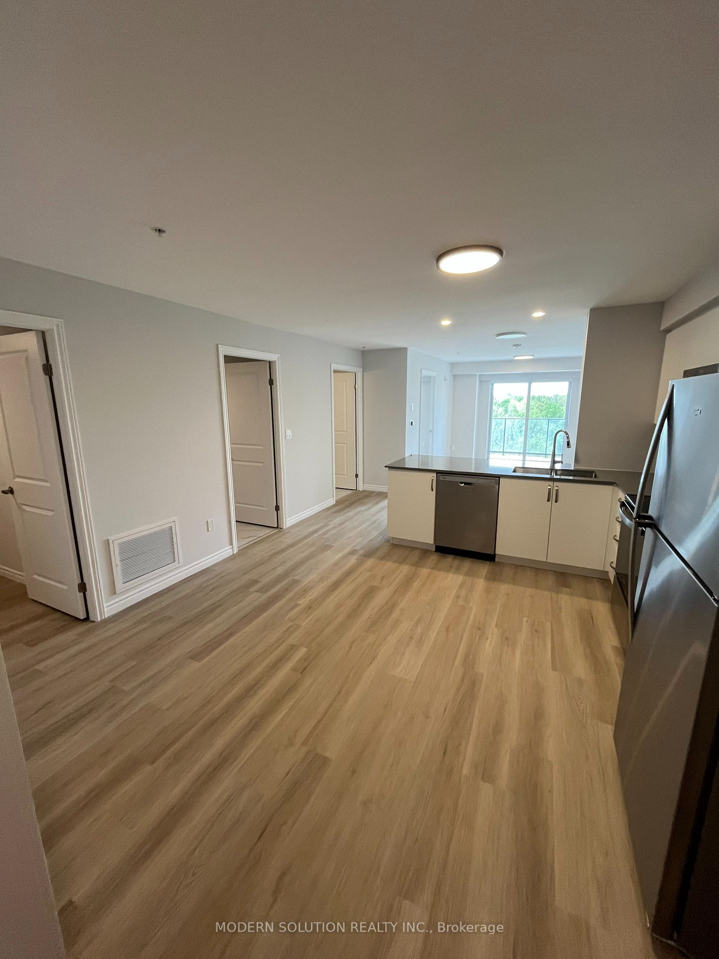 Photo 5 of Unit 804, 425 Watson Parkway N, Guelph, Grange Road — HOMEH