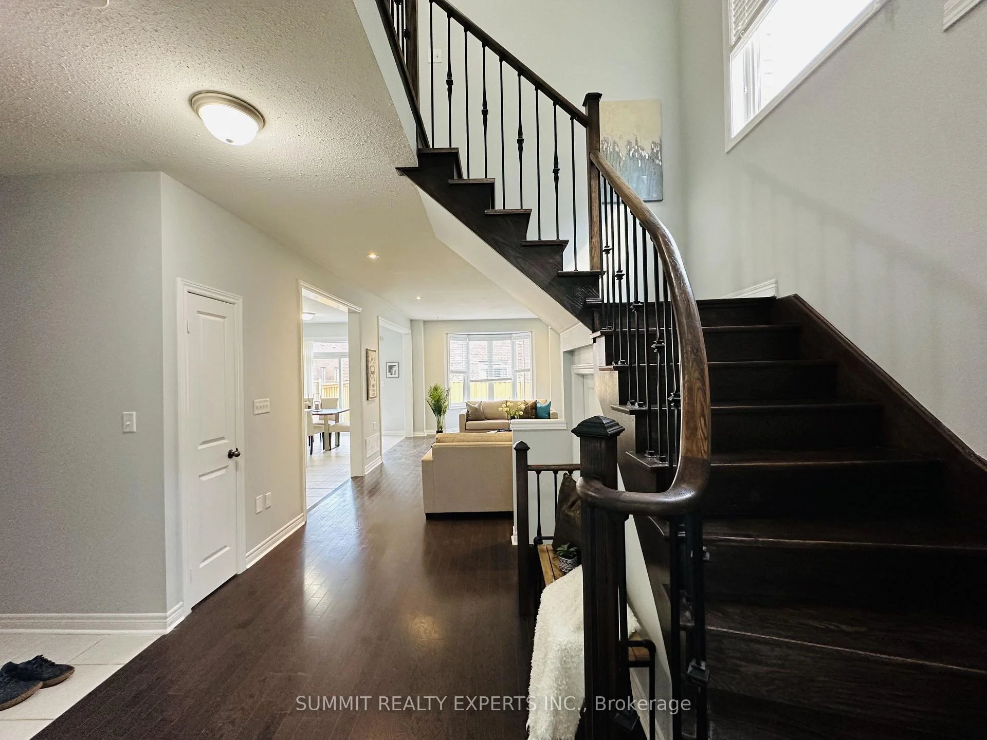 Photo 10 of 5 Merrybrook Trail, Brampton, Northwest Brampton — HOMEH