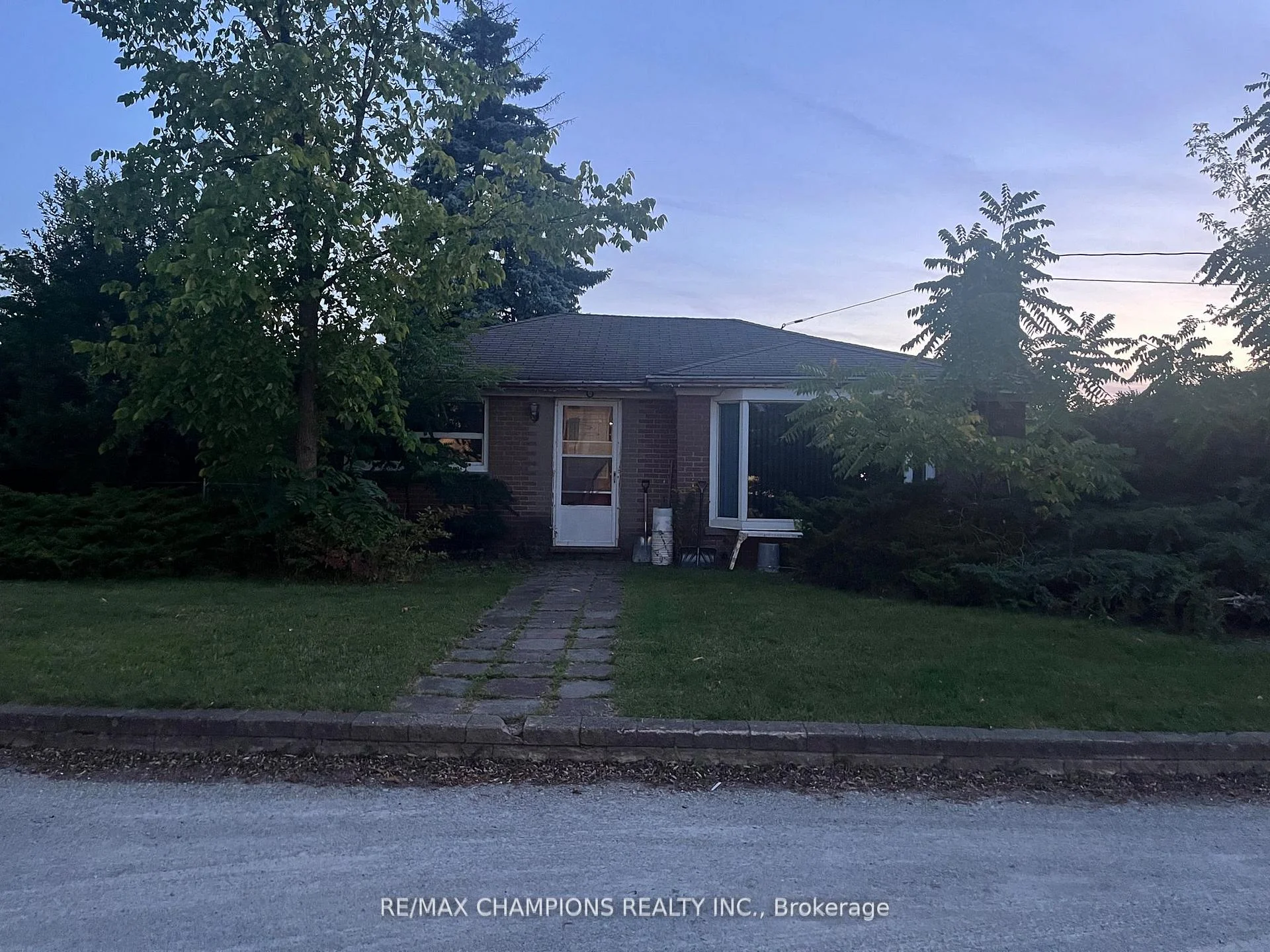 Photo of 12104 Hurontario Street