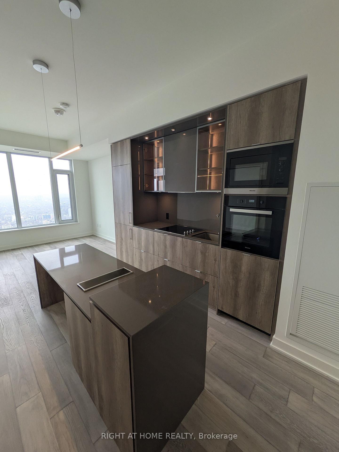 Photo 2 of Unit 5601, 11 Yorkville Avenue, Toronto, The Annex — HOMEH