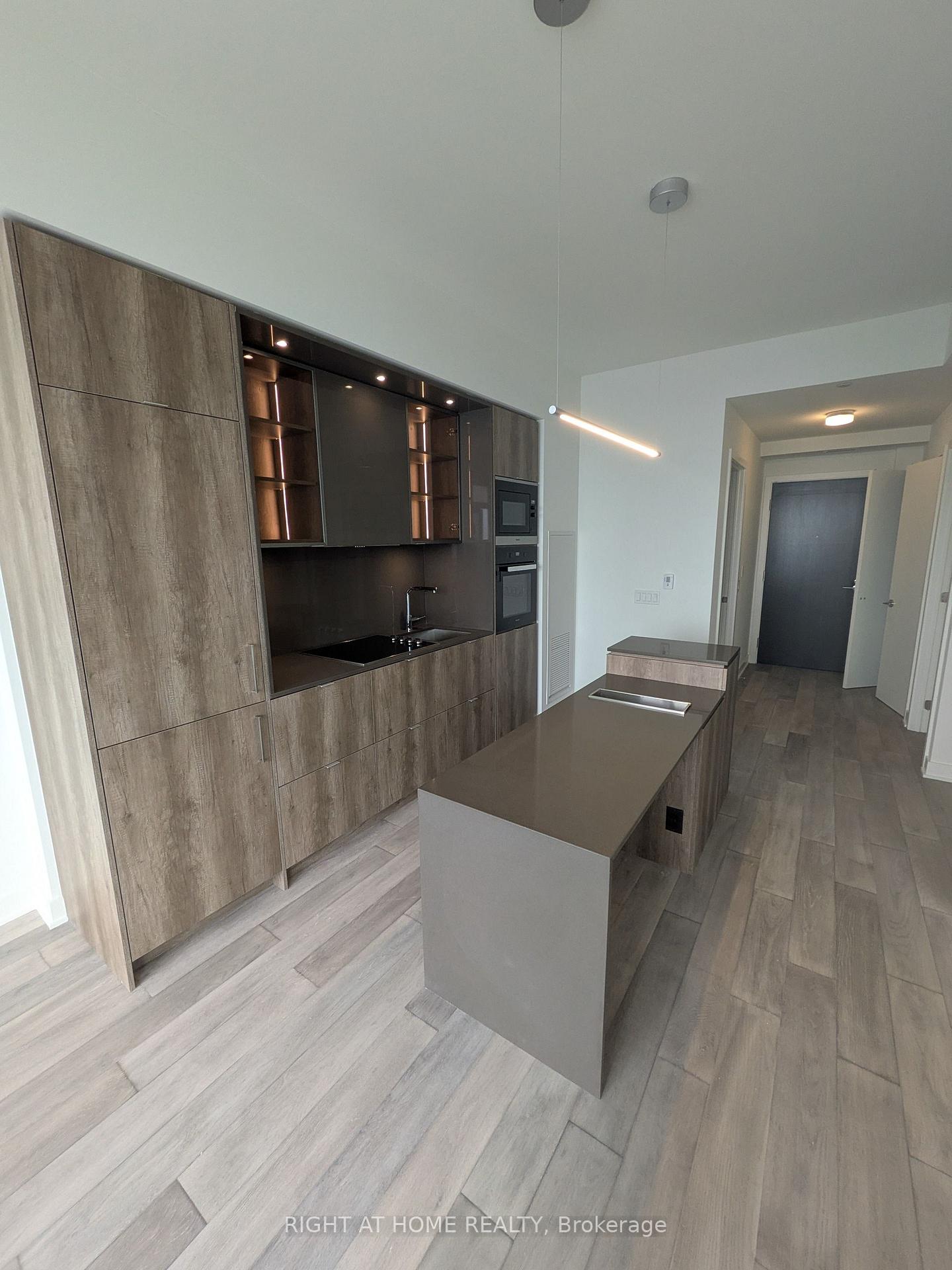 Photo 3 of Unit 5601, 11 Yorkville Avenue, Toronto, The Annex — HOMEH