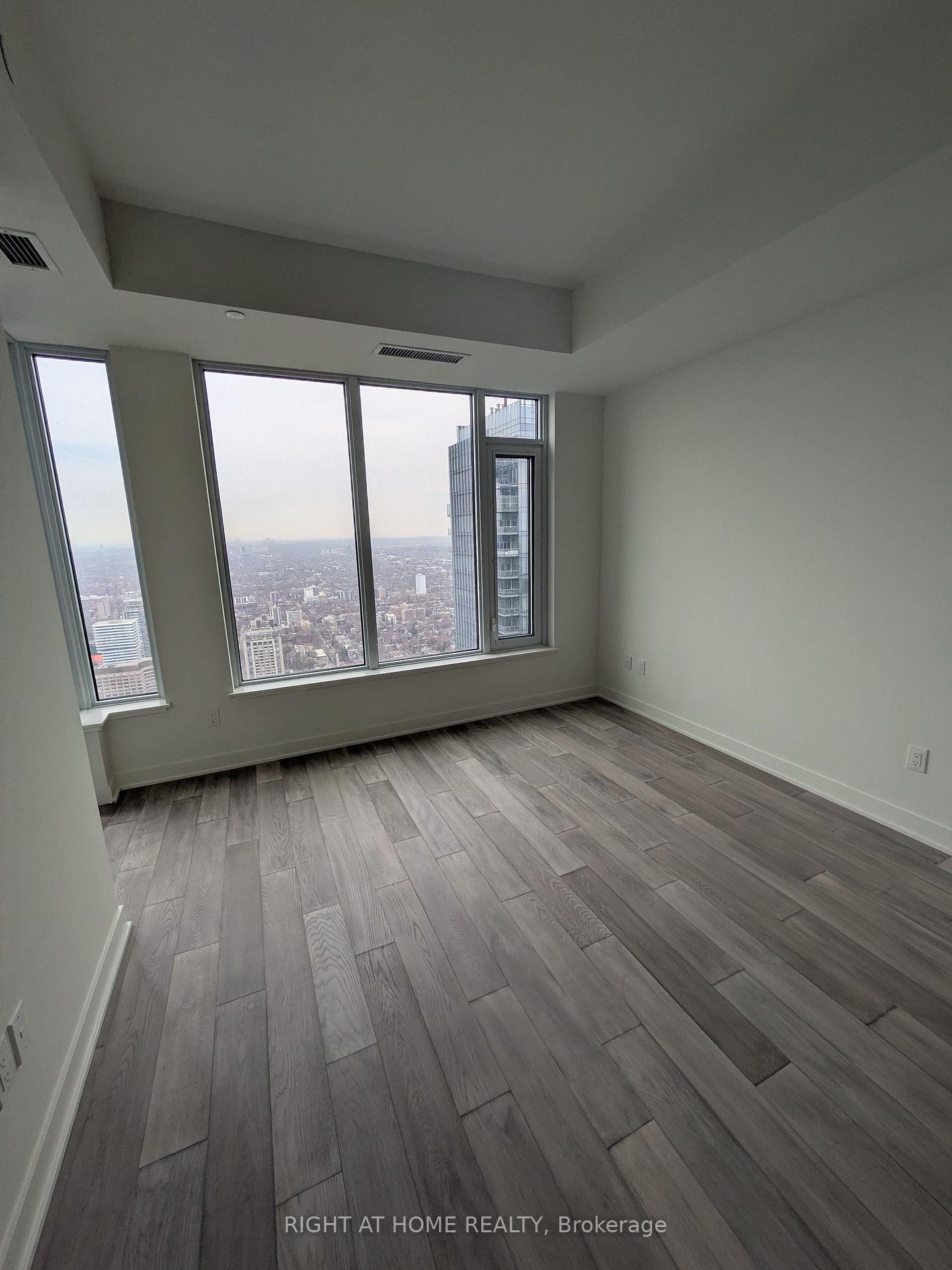 Photo 6 of Unit 5601, 11 Yorkville Avenue, Toronto, The Annex — HOMEH