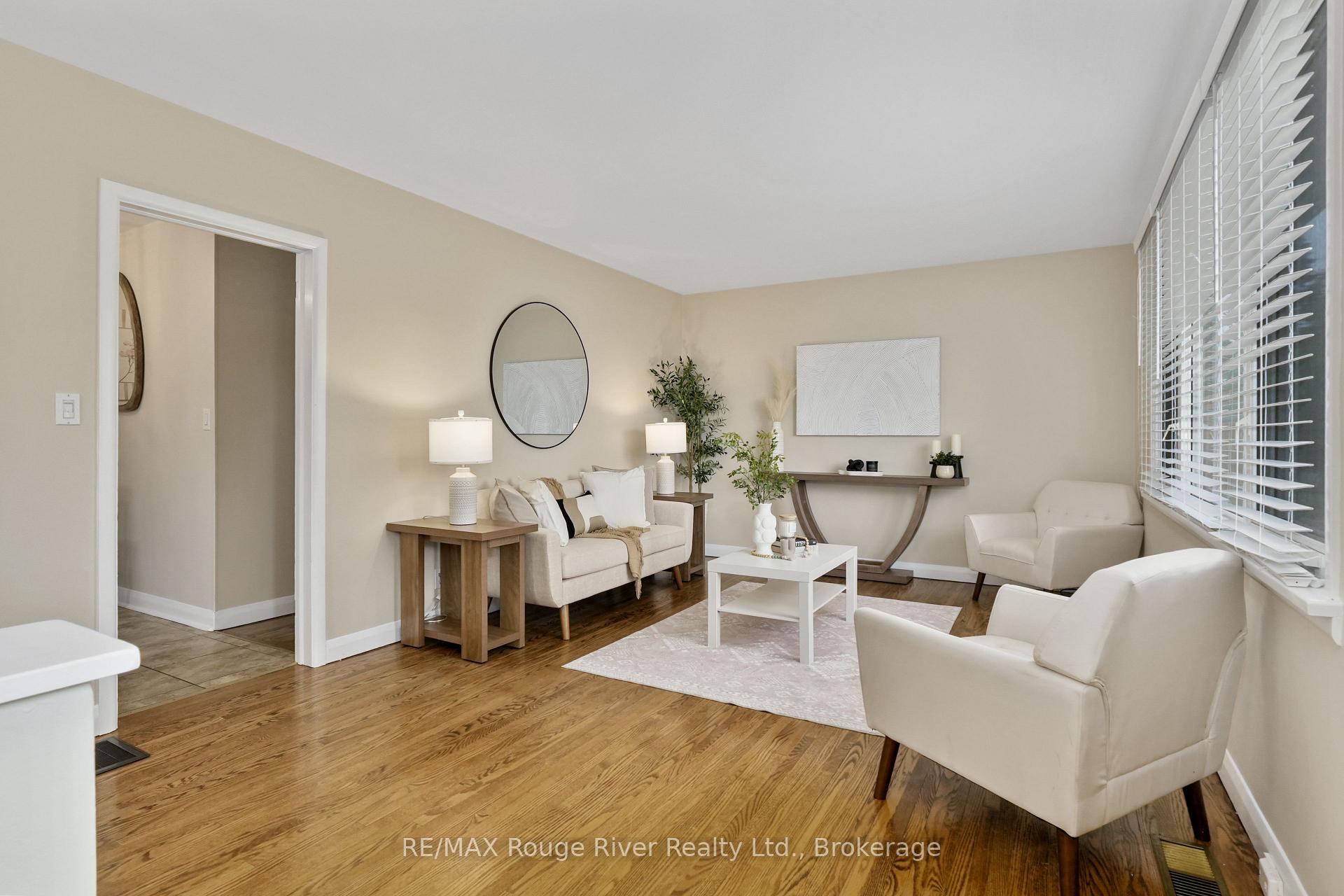 Photo 5 of 528 Barbara Street, Cobourg — HOMEH