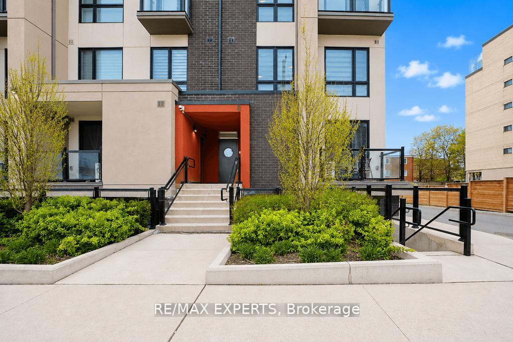 Photo 3 of Unit 7, 8 Marquette Avenue, Toronto, Englemount-Lawrence — HOMEH