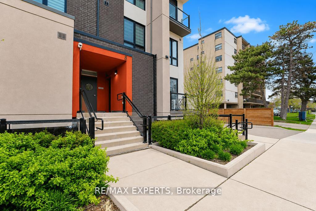 Photo 4 of Unit 7, 8 Marquette Avenue, Toronto, Englemount-Lawrence — HOMEH