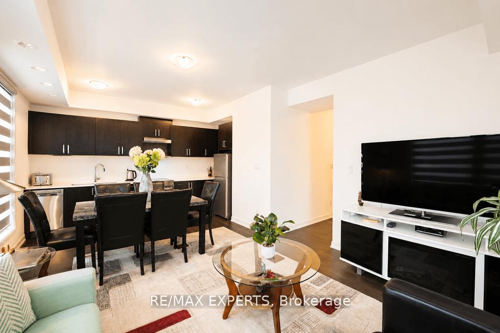 Photo 9 of Unit 7, 8 Marquette Avenue, Toronto, Englemount-Lawrence — HOMEH