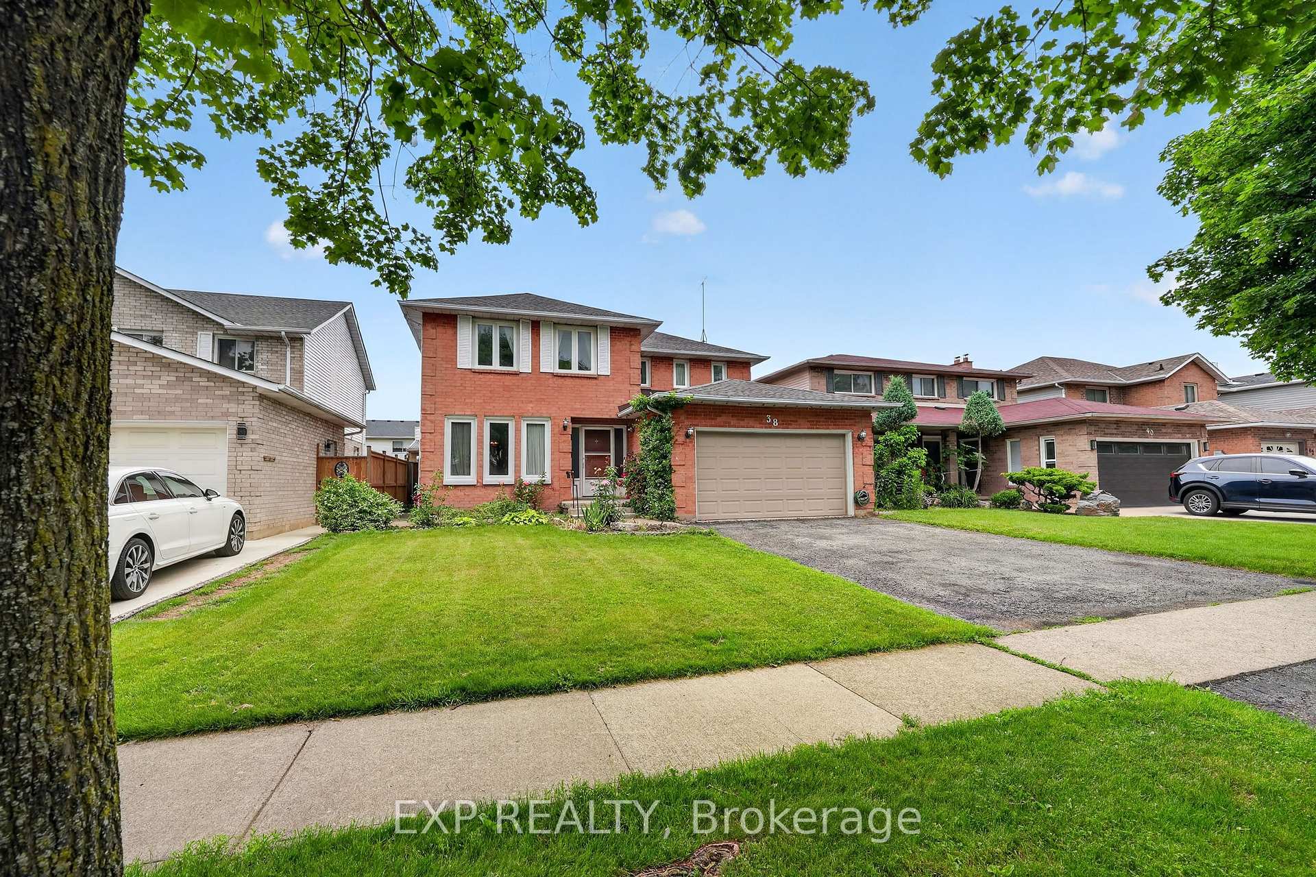 Photo 1 of 38 Farmington Drive, St. Catharines, Grapeview — HOMEH