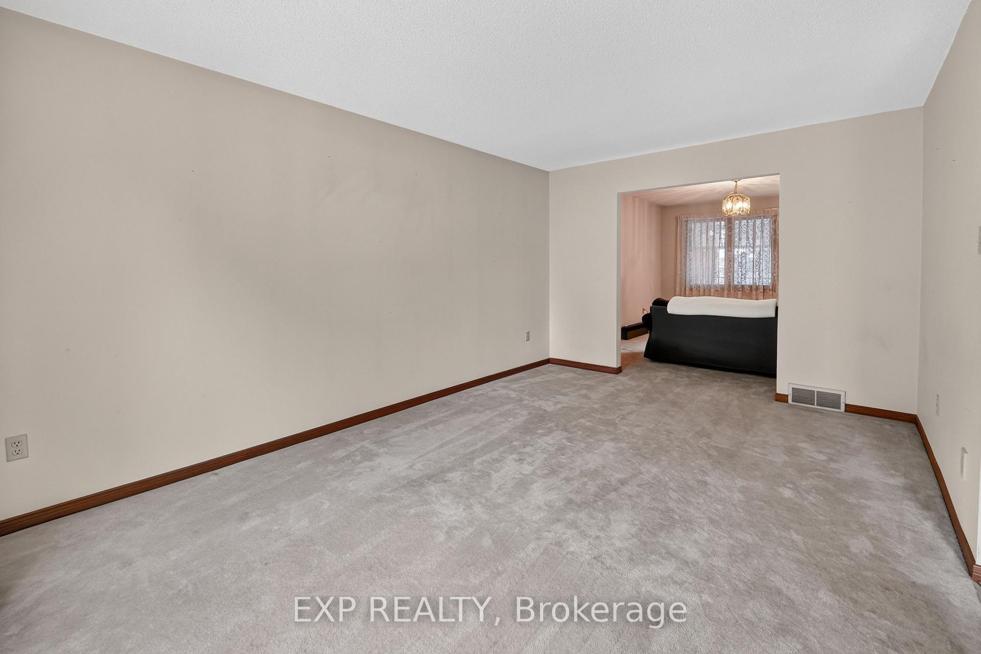 Photo 14 of 38 Farmington Drive, St. Catharines, Grapeview — HOMEH