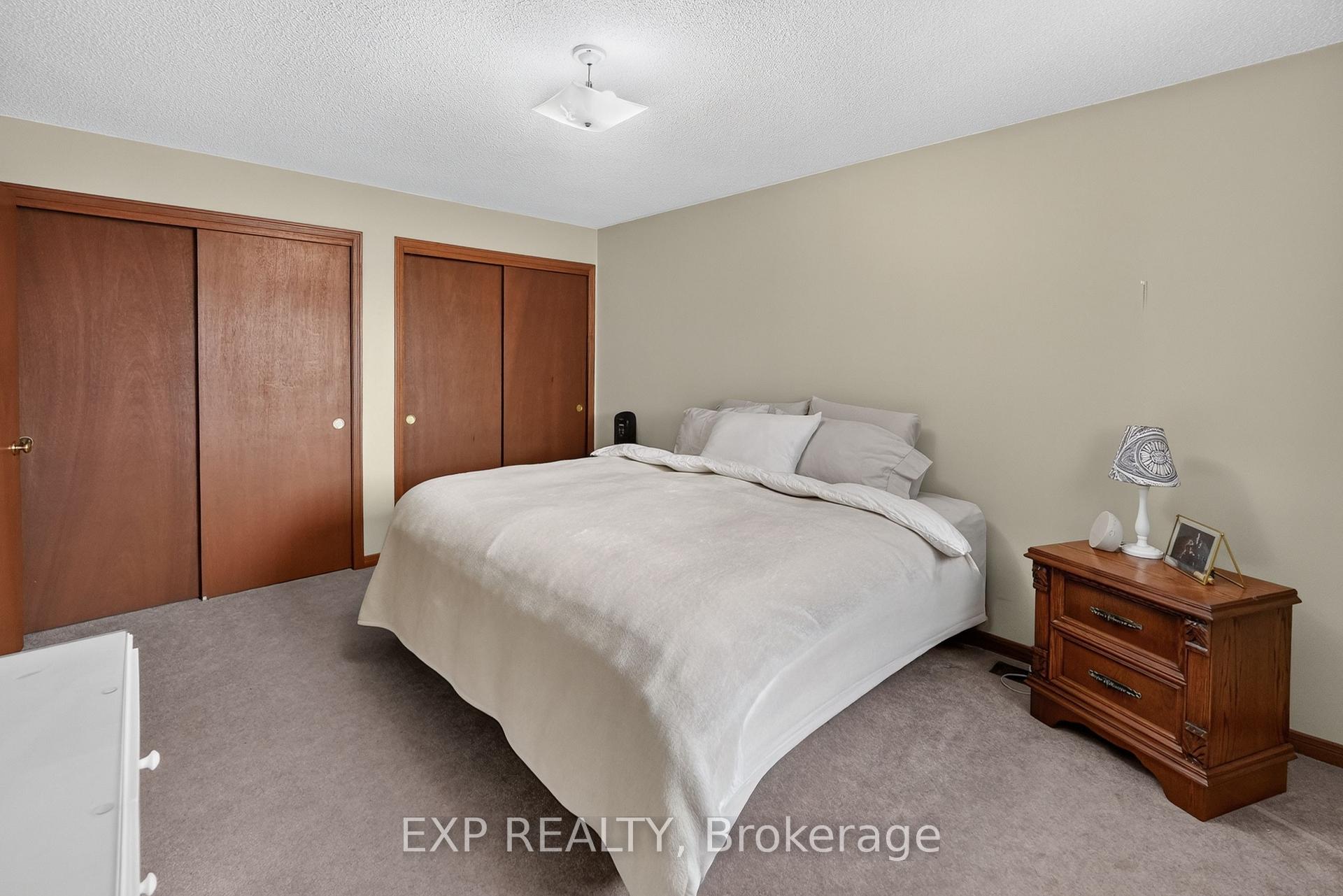 Photo 22 of 38 Farmington Drive, St. Catharines, Grapeview — HOMEH