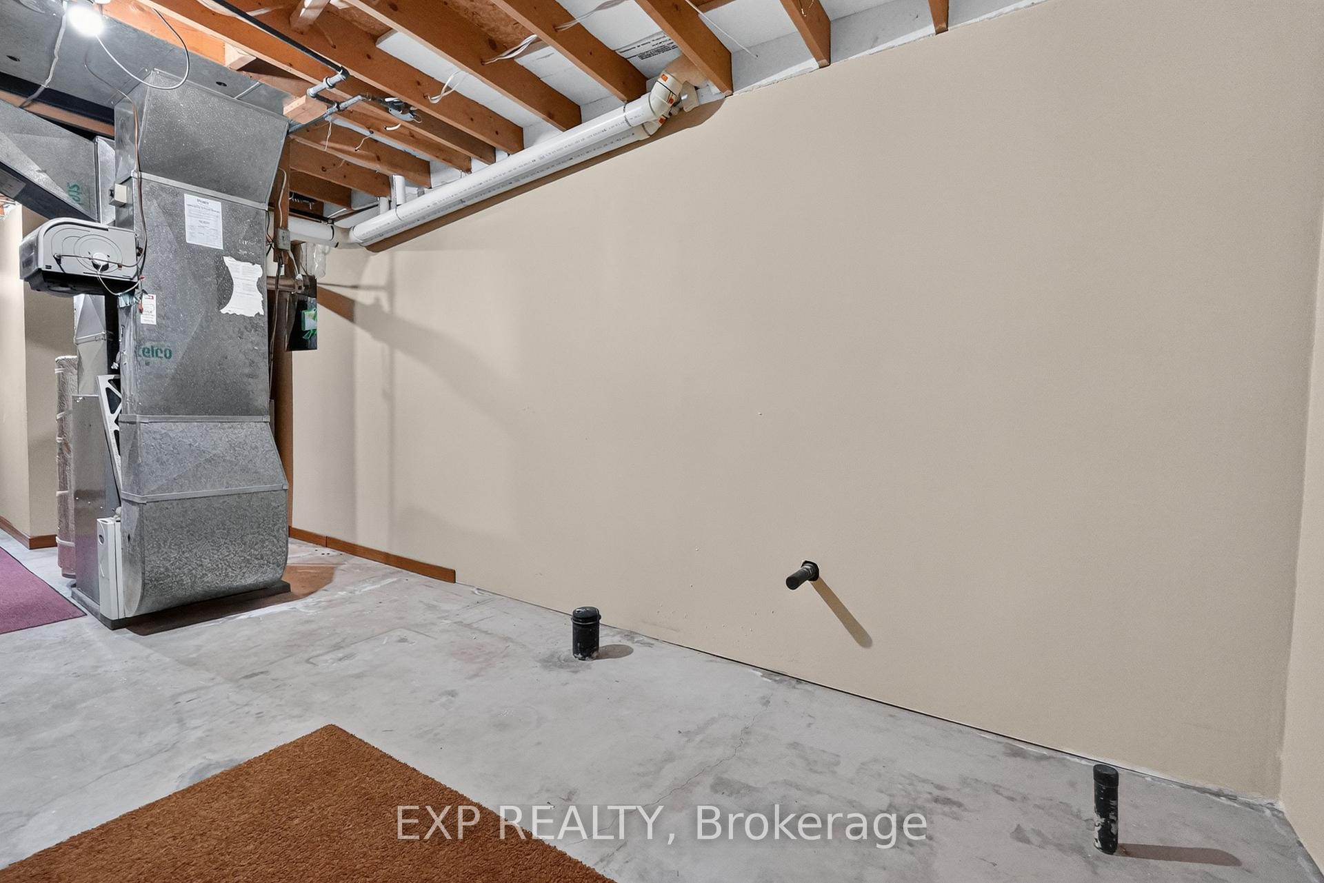 Photo 29 of 38 Farmington Drive, St. Catharines, Grapeview — HOMEH