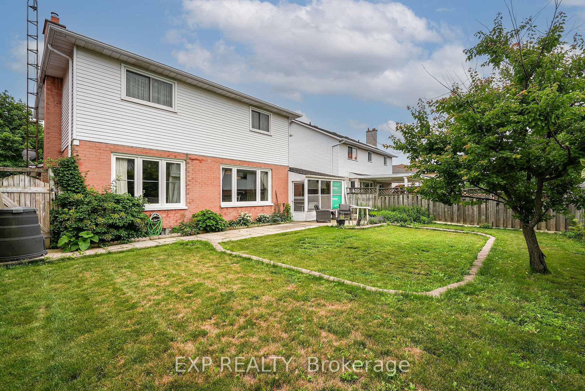 Photo 31 of 38 Farmington Drive, St. Catharines, Grapeview — HOMEH