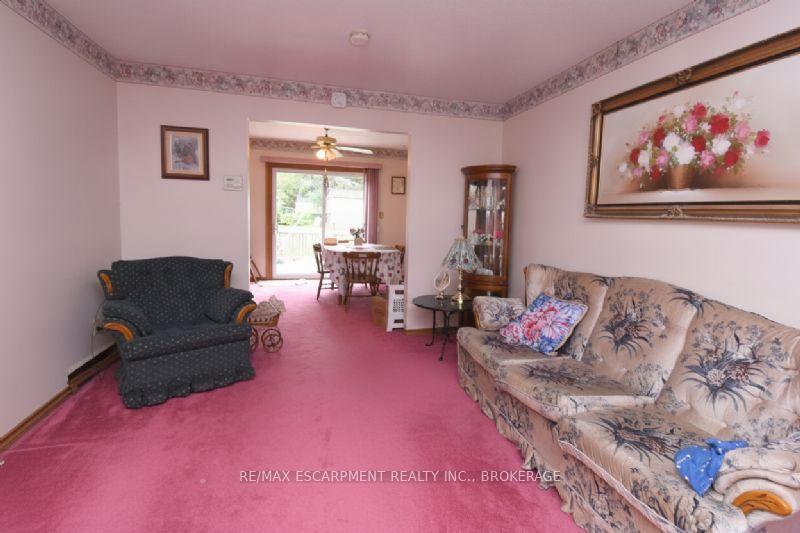 Photo 3 of 6 Viscount Road, Brantford, Lynden Hills — HOMEH