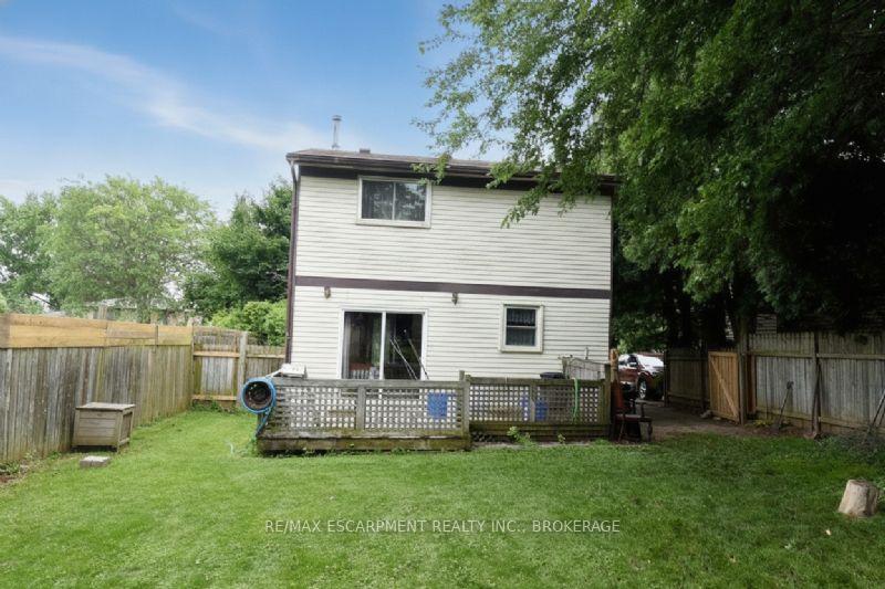 Photo 11 of 6 Viscount Road, Brantford, Lynden Hills — HOMEH