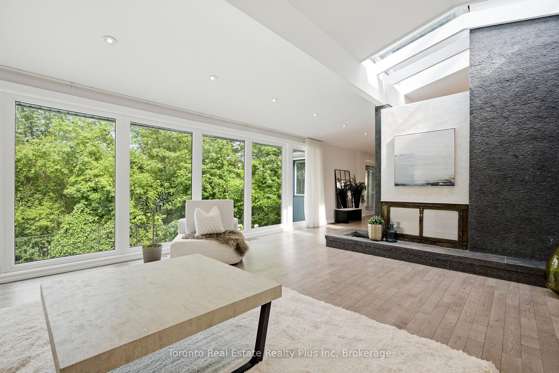 Photo 11 of 39 Dove Lane, Markham, Thornhill — HOMEH