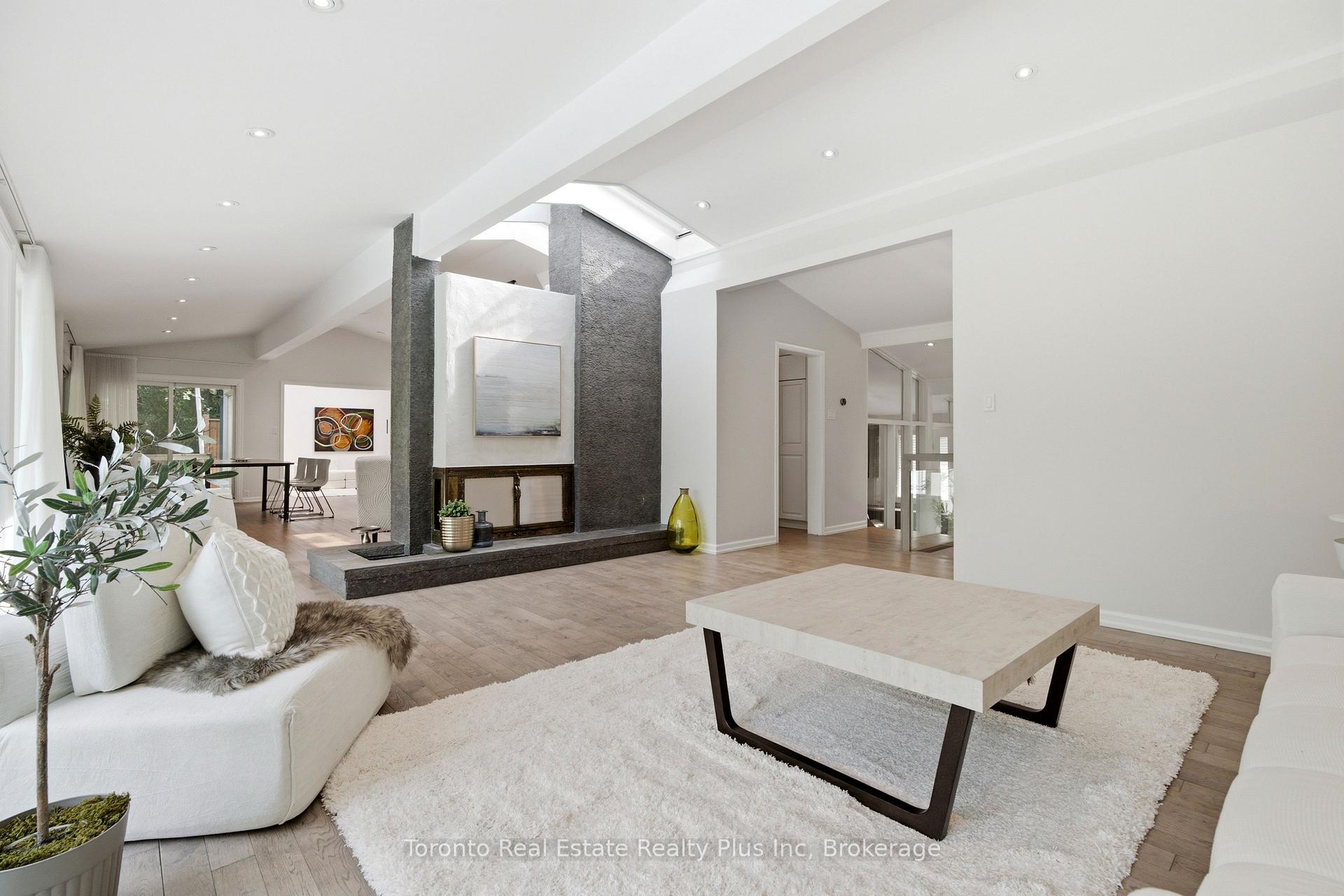 Photo 12 of 39 Dove Lane, Markham, Thornhill — HOMEH