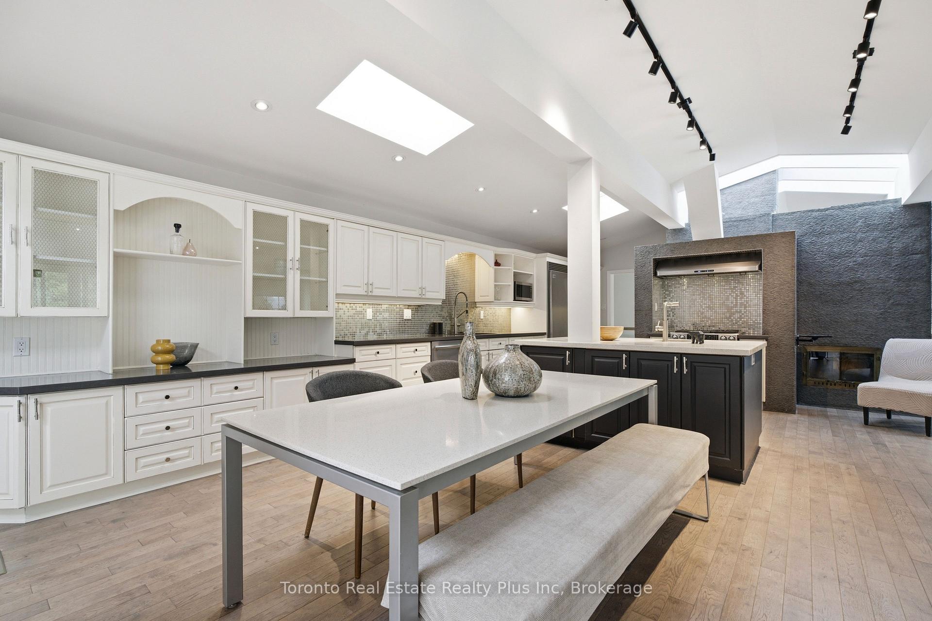 Photo 17 of 39 Dove Lane, Markham, Thornhill — HOMEH