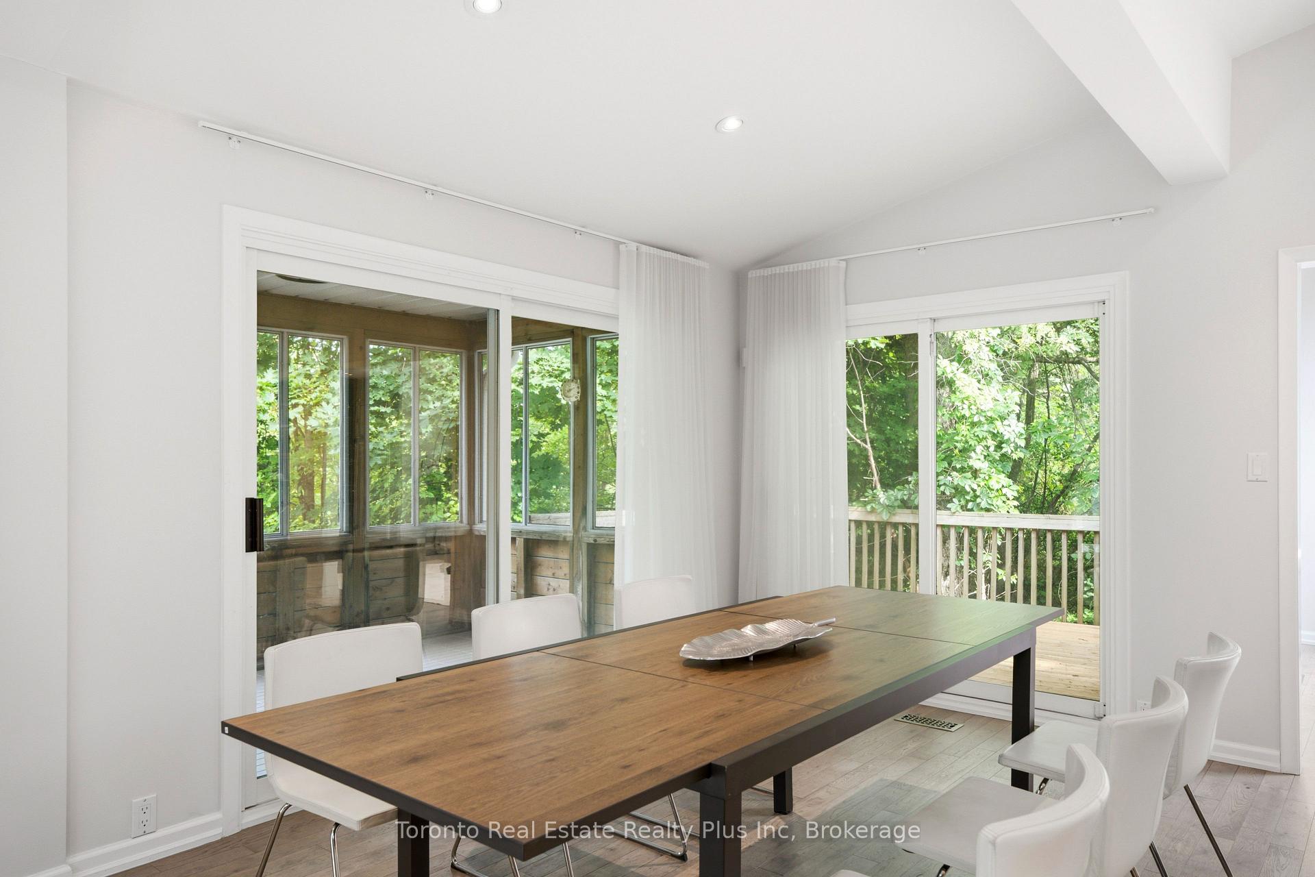 Photo 19 of 39 Dove Lane, Markham, Thornhill — HOMEH