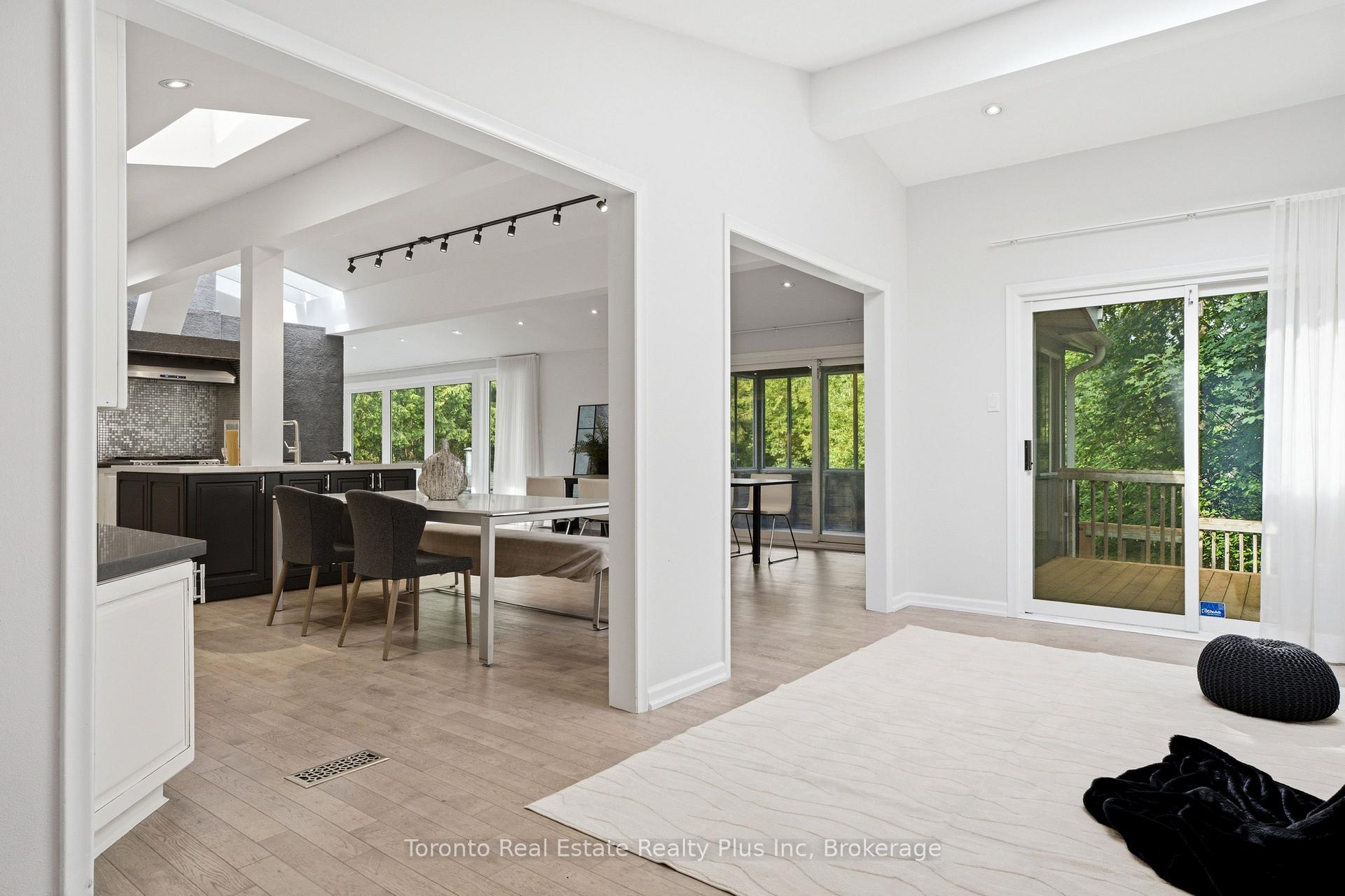 Photo 20 of 39 Dove Lane, Markham, Thornhill — HOMEH
