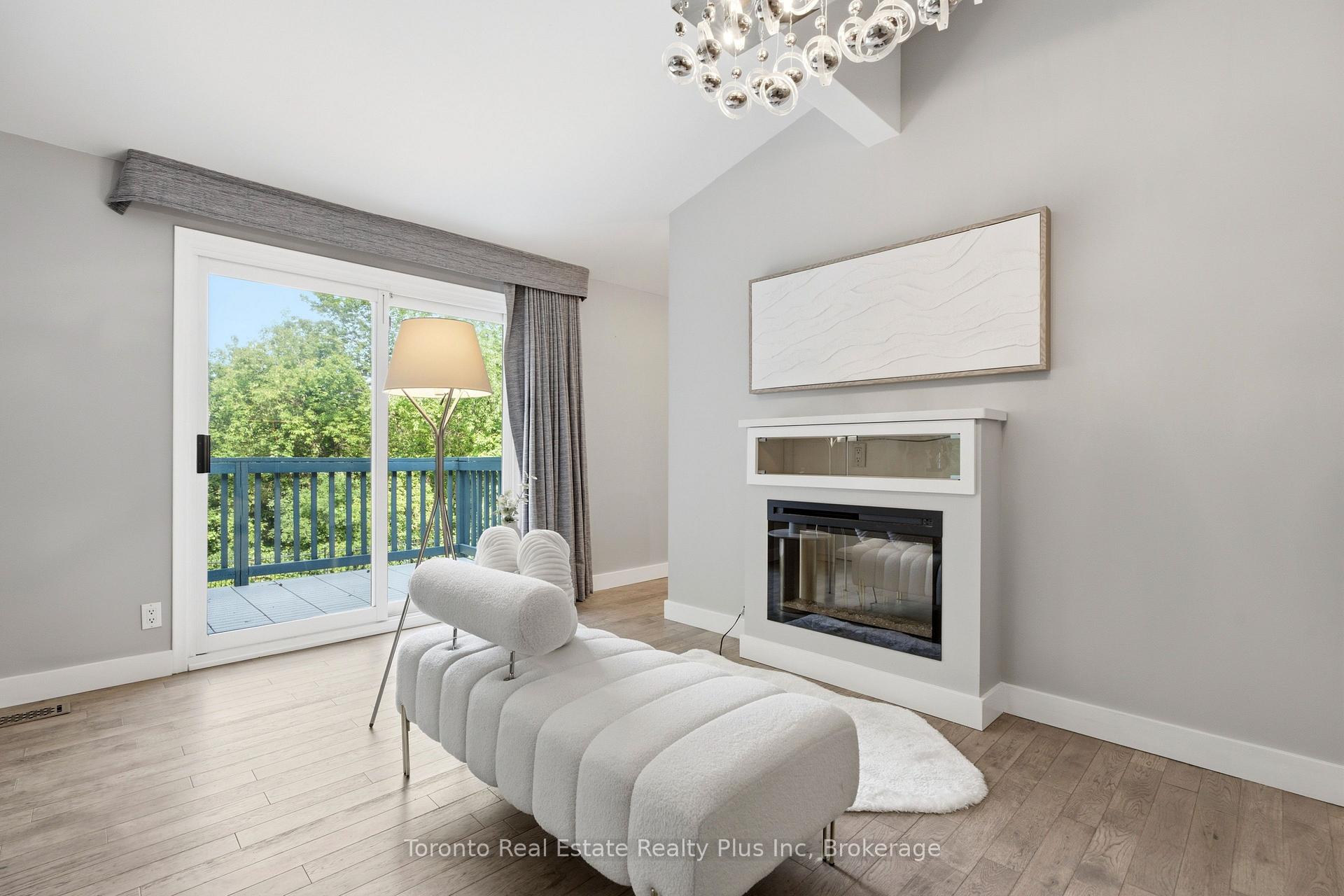 Photo 27 of 39 Dove Lane, Markham, Thornhill — HOMEH