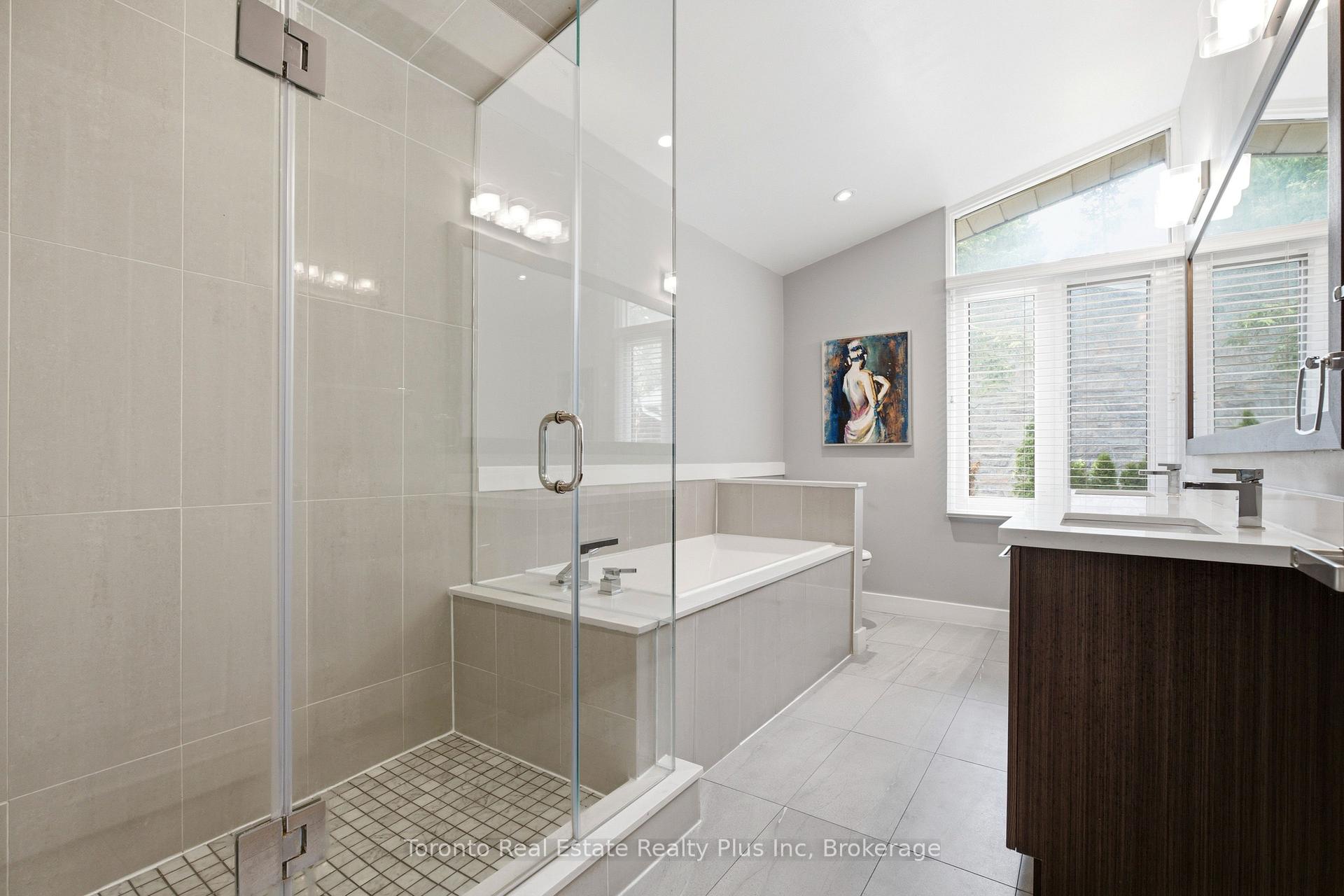 Photo 28 of 39 Dove Lane, Markham, Thornhill — HOMEH