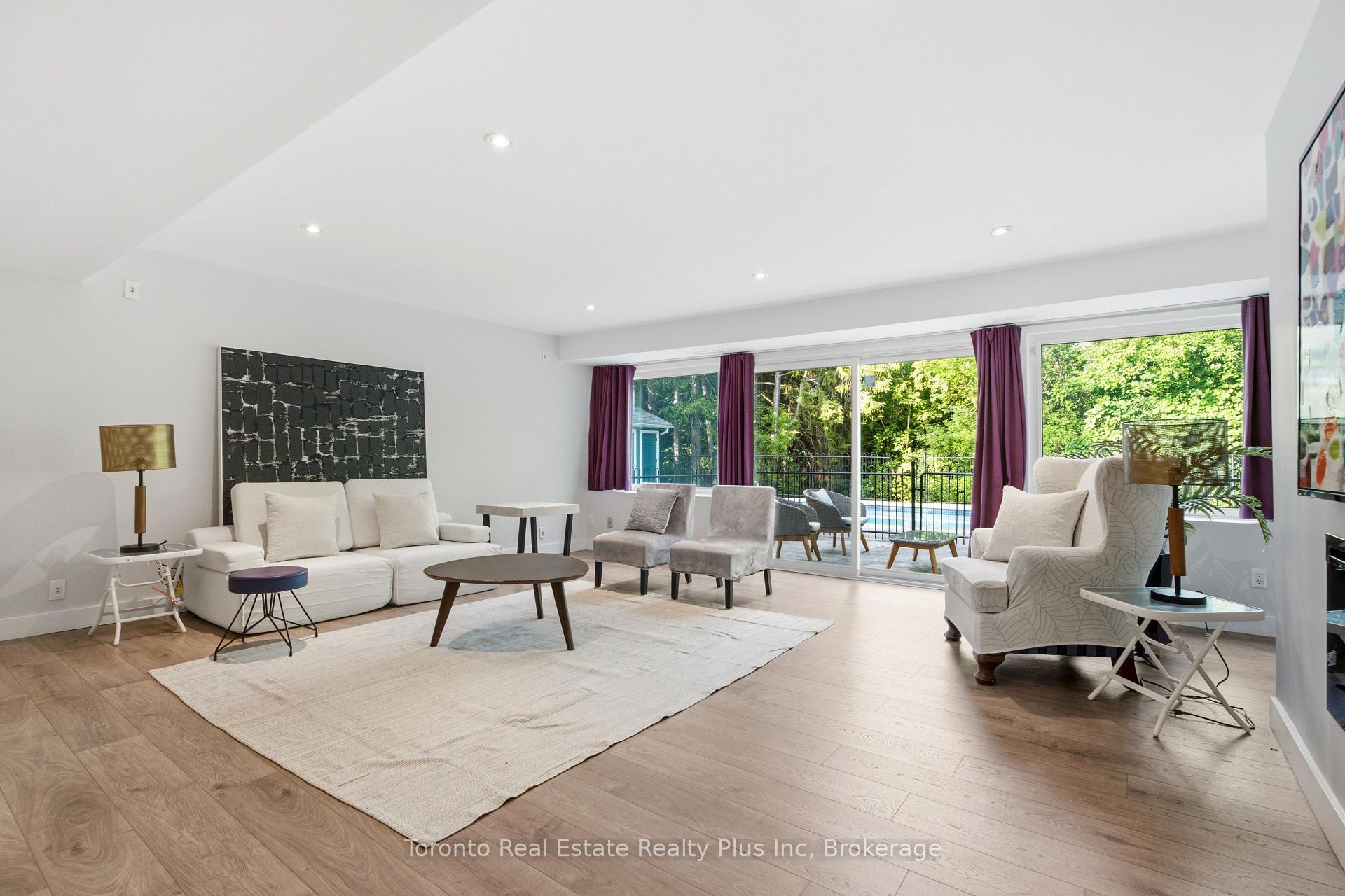 Photo 33 of 39 Dove Lane, Markham, Thornhill — HOMEH