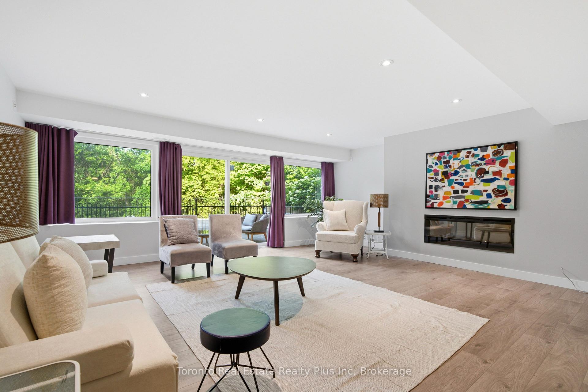Photo 34 of 39 Dove Lane, Markham, Thornhill — HOMEH