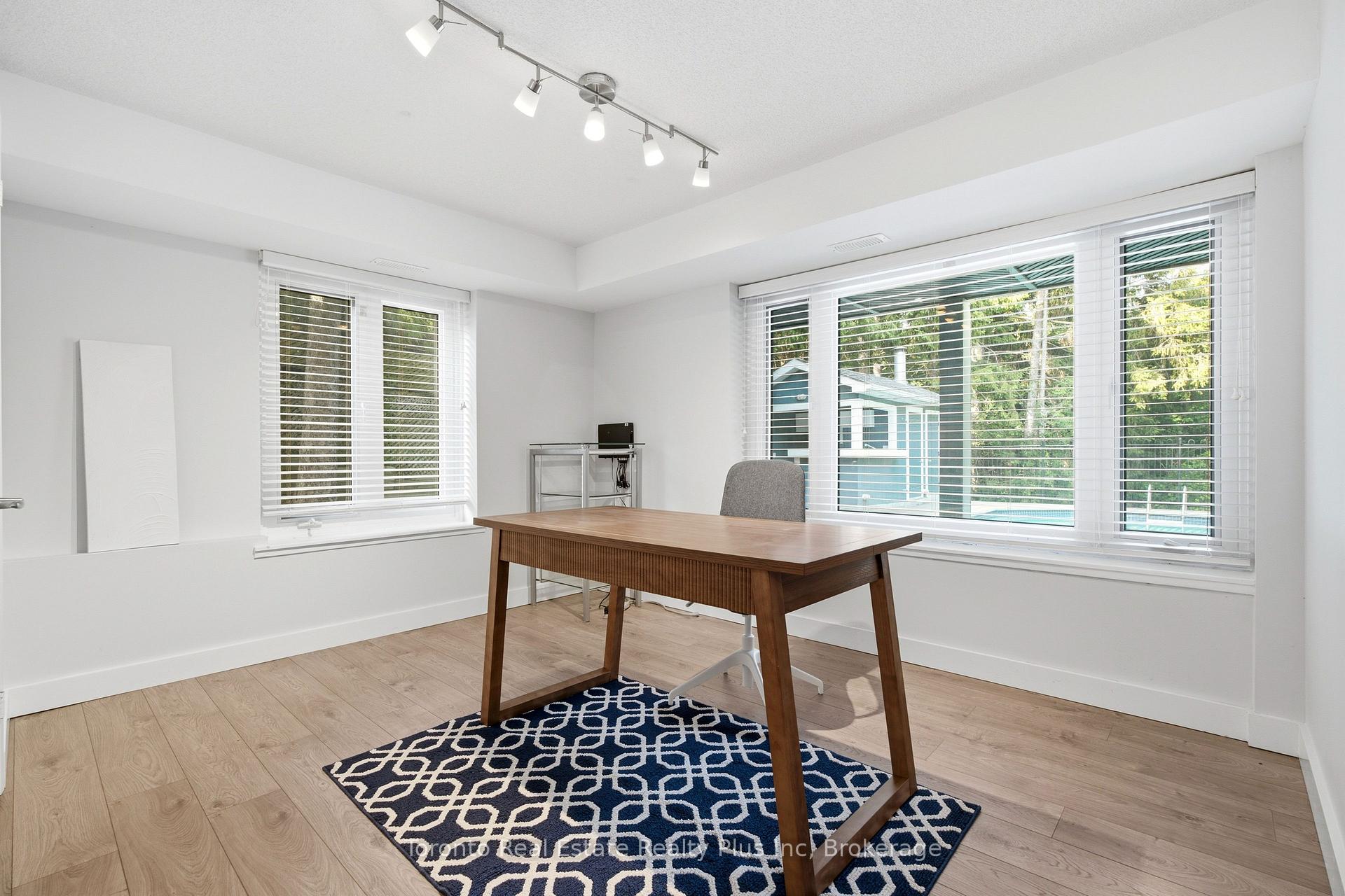 Photo 36 of 39 Dove Lane, Markham, Thornhill — HOMEH